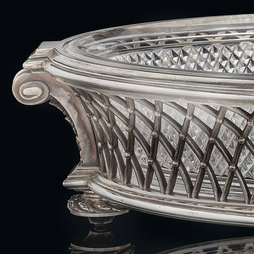 Centro de mesa de cristal tallado y baño de plata de Baccarat, hacia 1890 Francés en venta