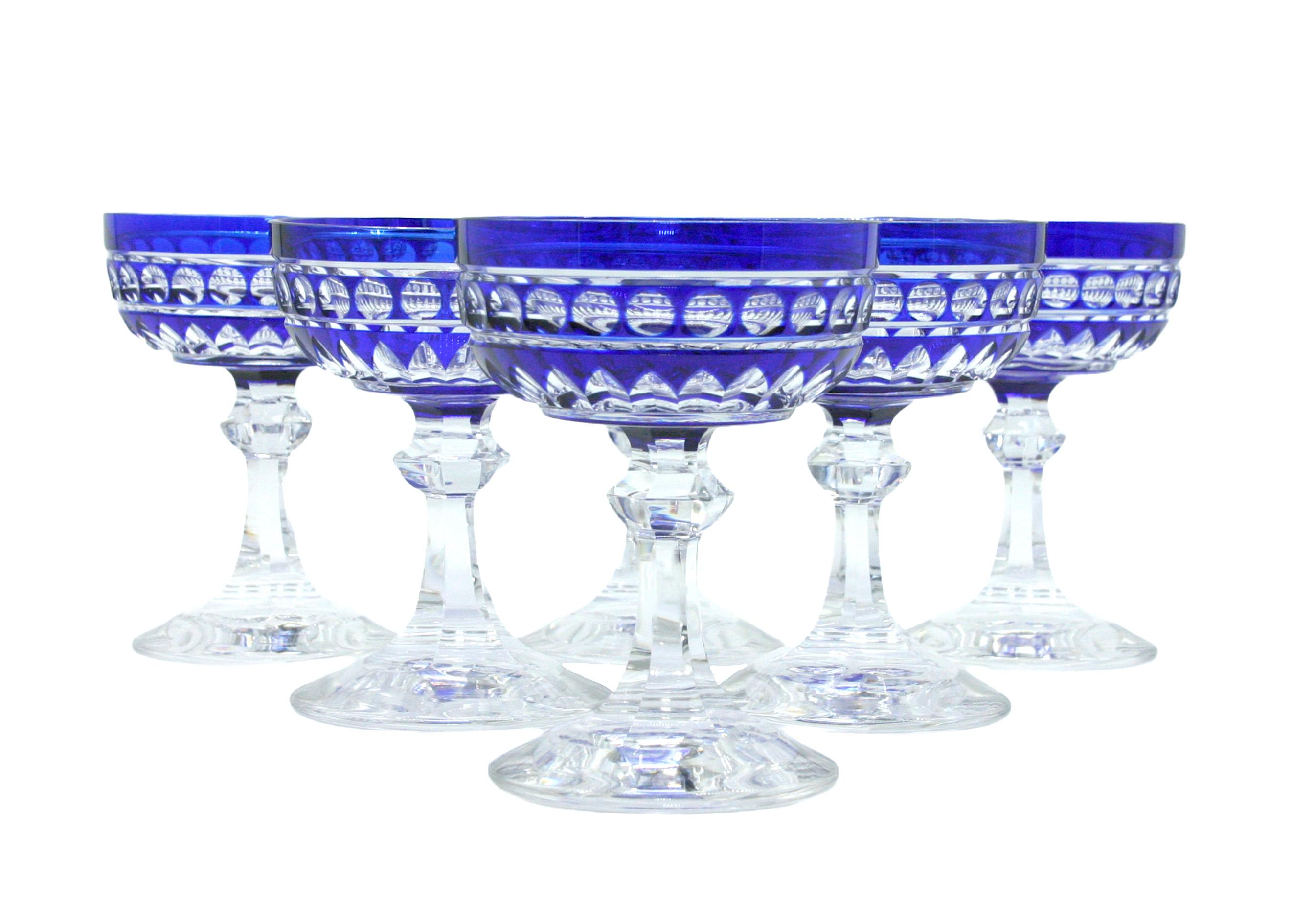 Hand-Crafted Cut Crystal Barware / Tableware Coupe Service / 9 People For Sale