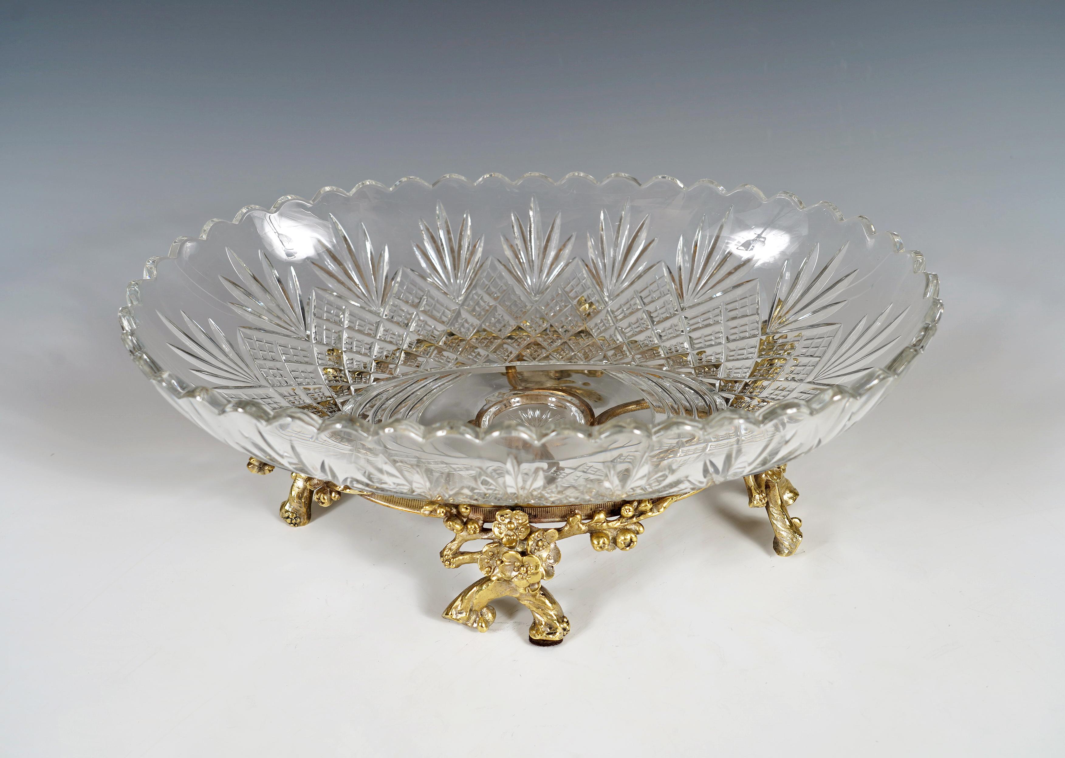 Français Centre de table en cristal taillé attr. à Baccarat, France, vers 1880 en vente