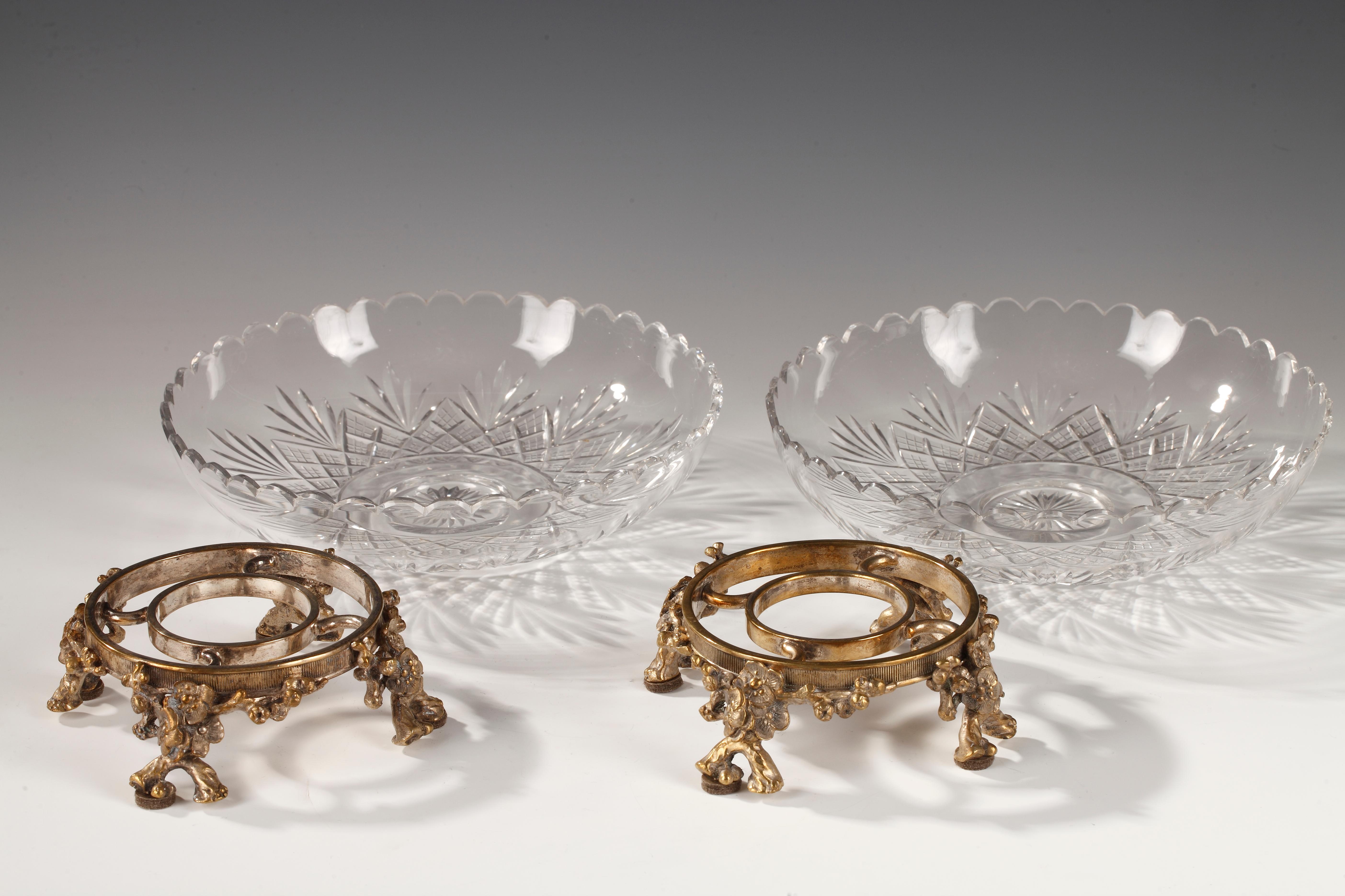 Centro de mesa de cristal tallado atribuido a Baccarat, Francia, circa 1870 en venta 2