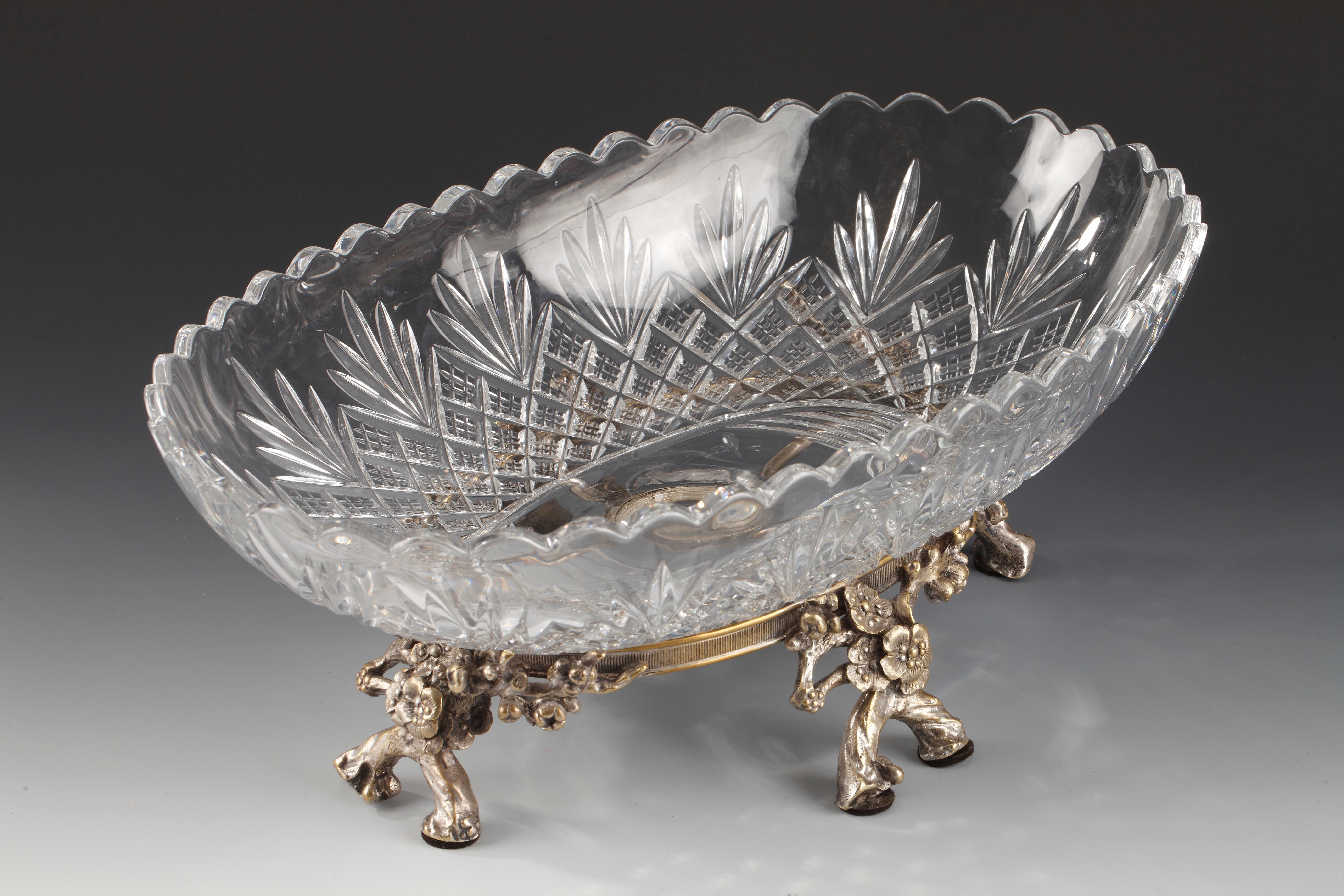 Centro de mesa de cristal tallado atribuido a Baccarat, Francia, circa 1870 Napoleón III en venta
