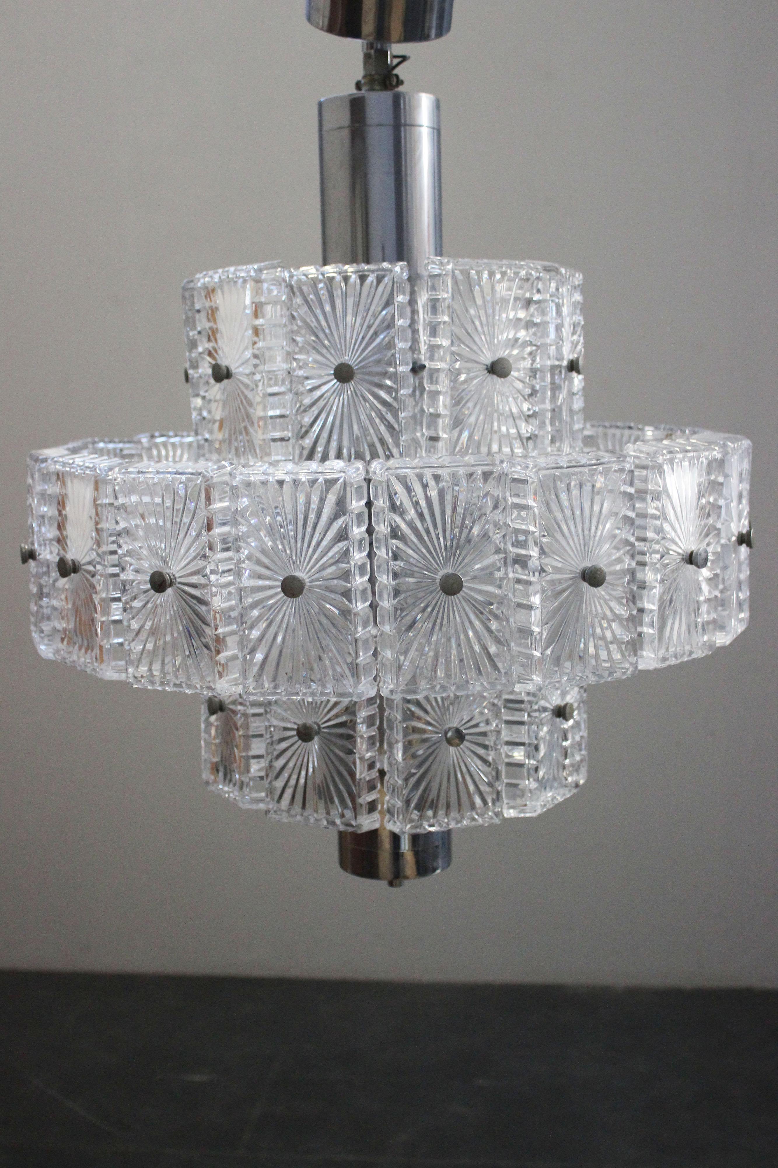 Acciaio Lampadario in cristallo tagliato, anni '70 in vendita