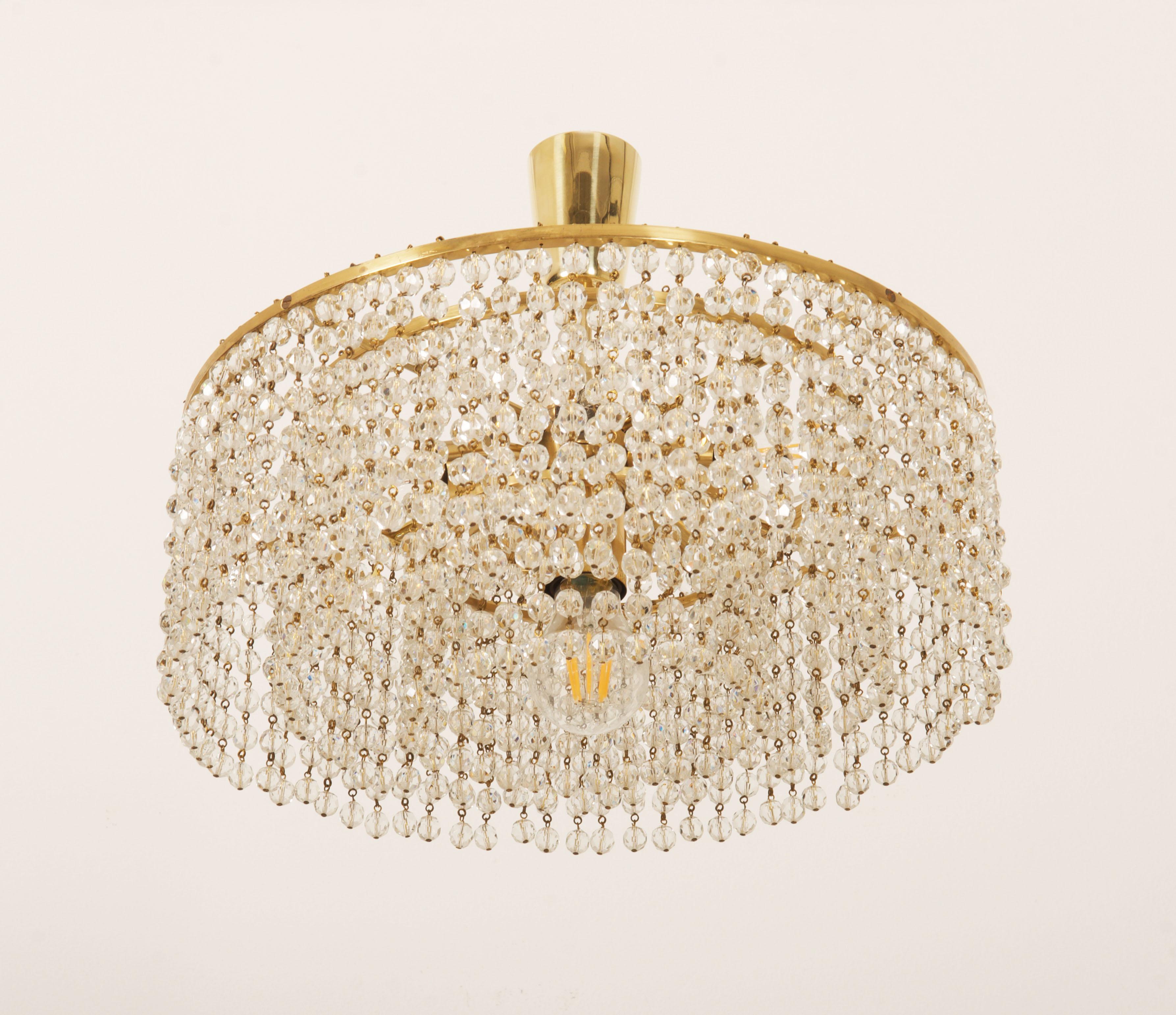 Mid-Century Modern Lustre en cristal taillé attribué à J.L. Lobmeyr en vente