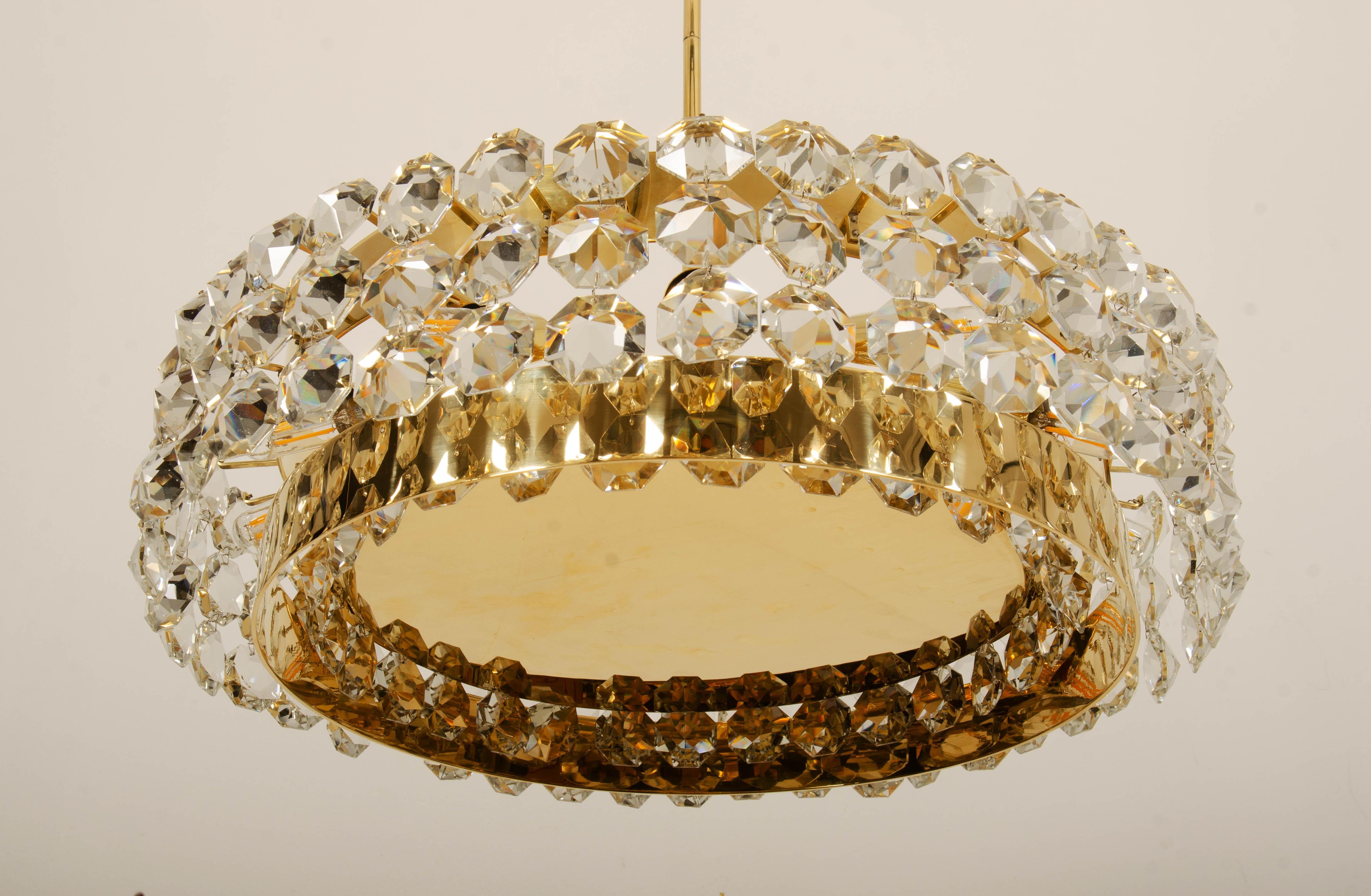 Cut Crystal Chandelier by Bakalowits  In Good Condition For Sale In Vienna, AT
