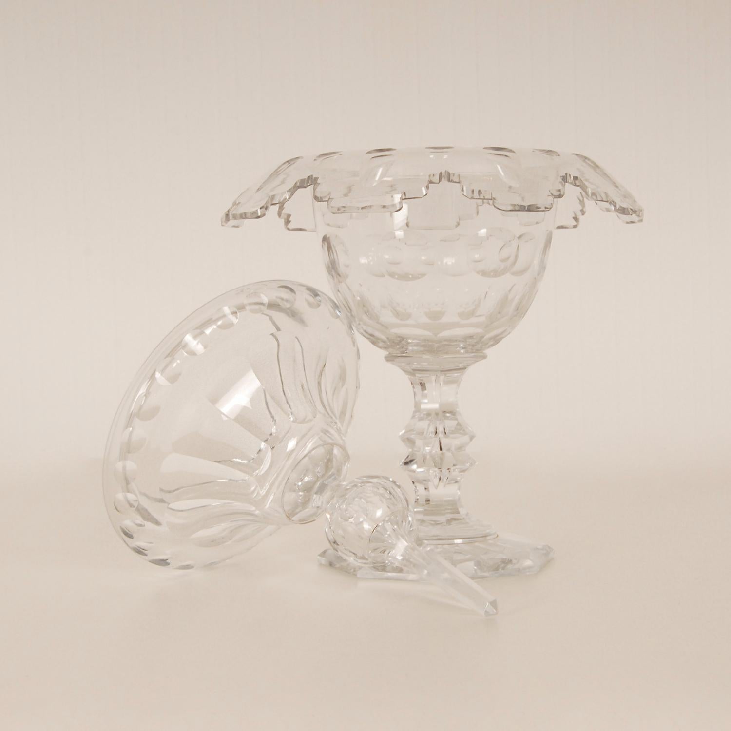 Cut Crystal Coupe Ginger Jar Footed Drageoir Compotier With Cover 19th Century  For Sale 5