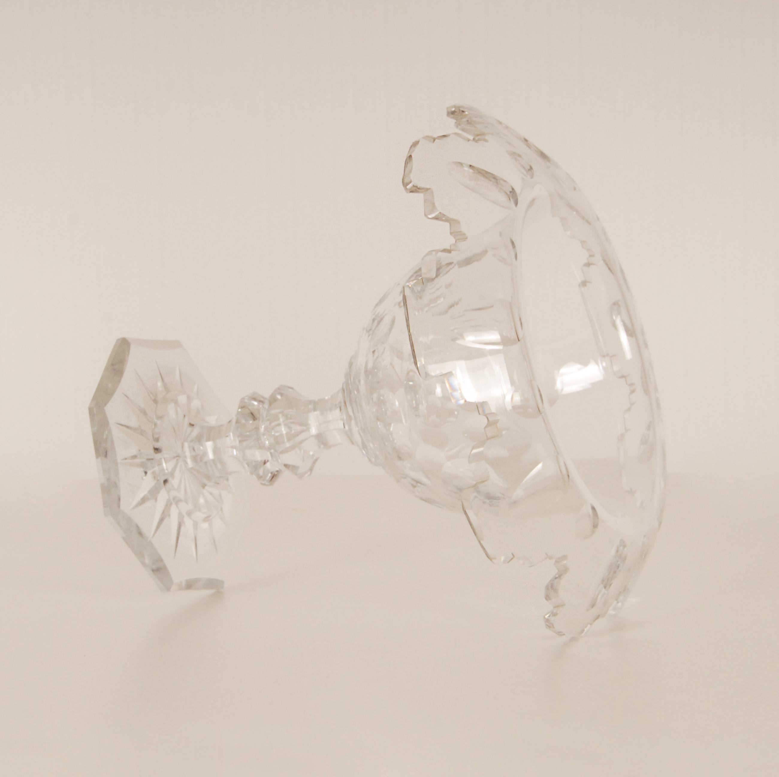 Cut Crystal Coupe Ginger Jar Footed Drageoir Compotier With Cover 19th Century  In Good Condition For Sale In Wommelgem, VAN