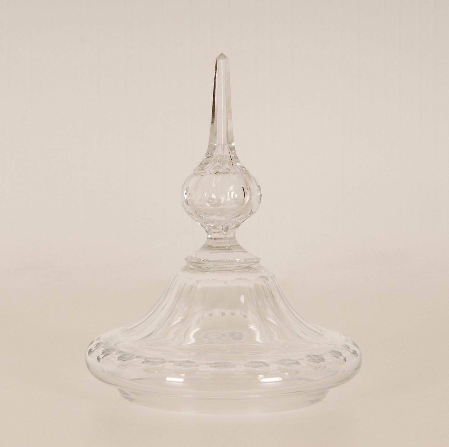 Cristal Pot à gingembre coupe en cristal taillé sur pied Drageoir Compotier avec couvercle 19ème siècle  en vente