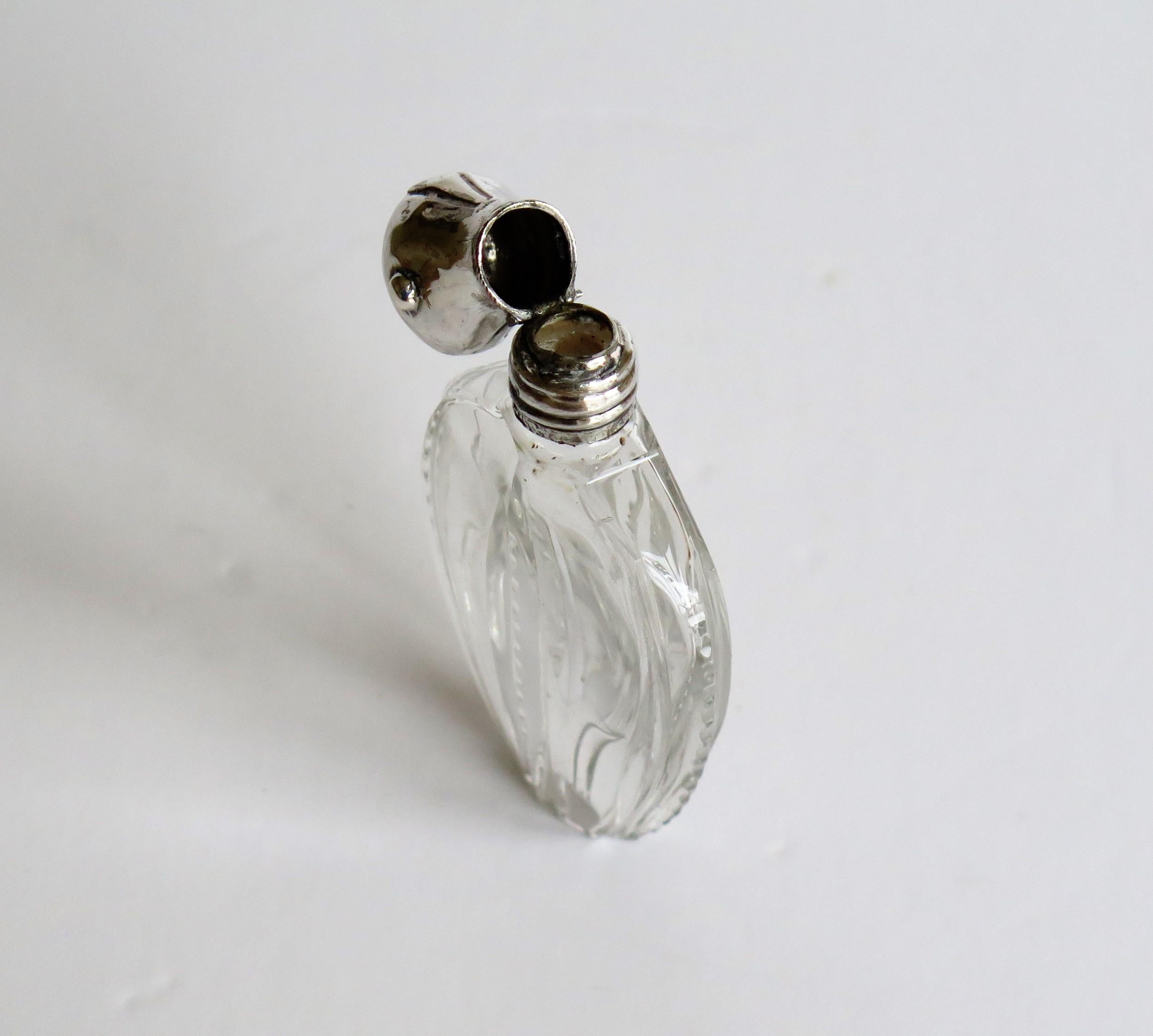Cut Crystal Glass Perfume Bottle with Silver Top, French, Late 19th Century 4