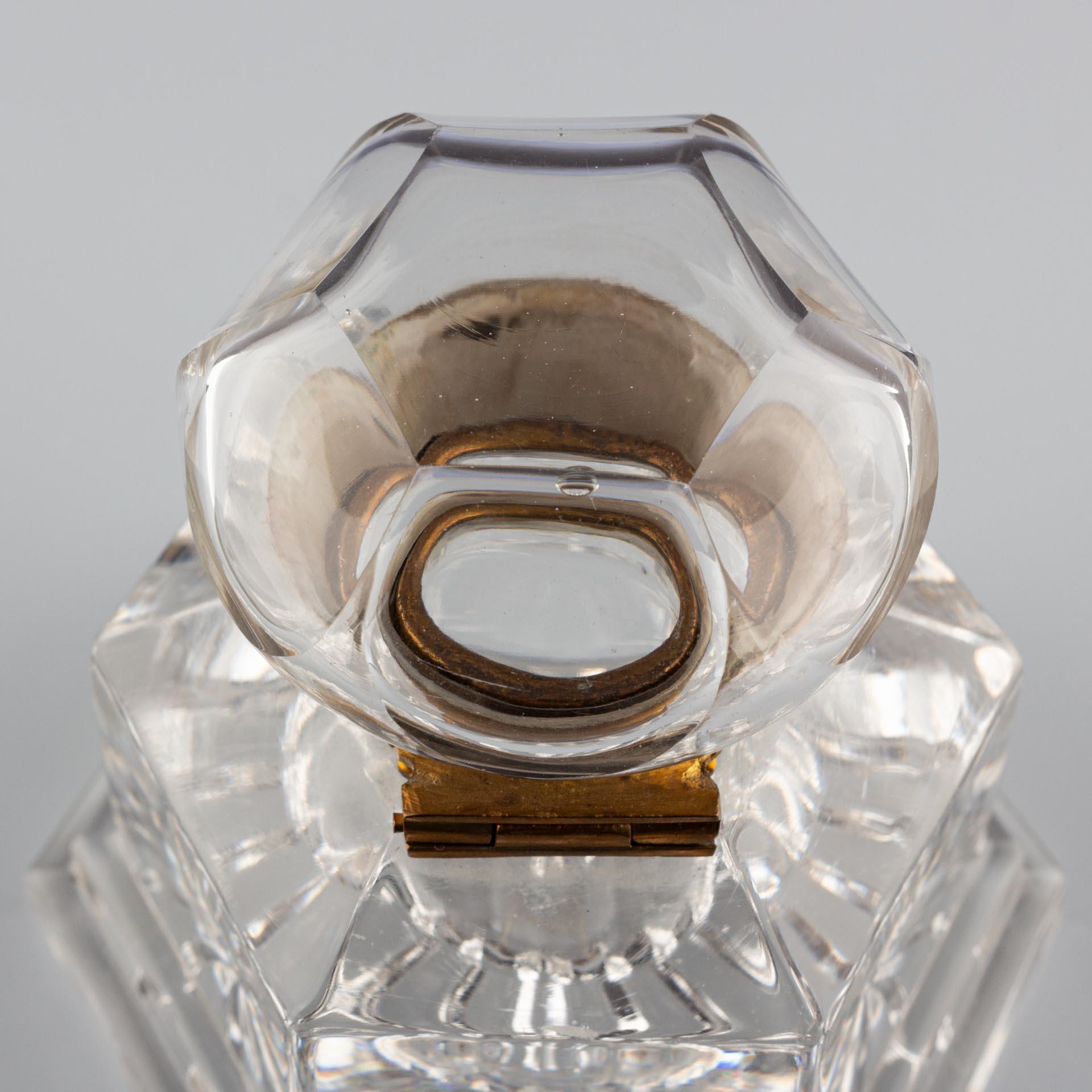 Cut Crystal Inkwell with Faceted Hinged Lid, circa 1900 For Sale 8