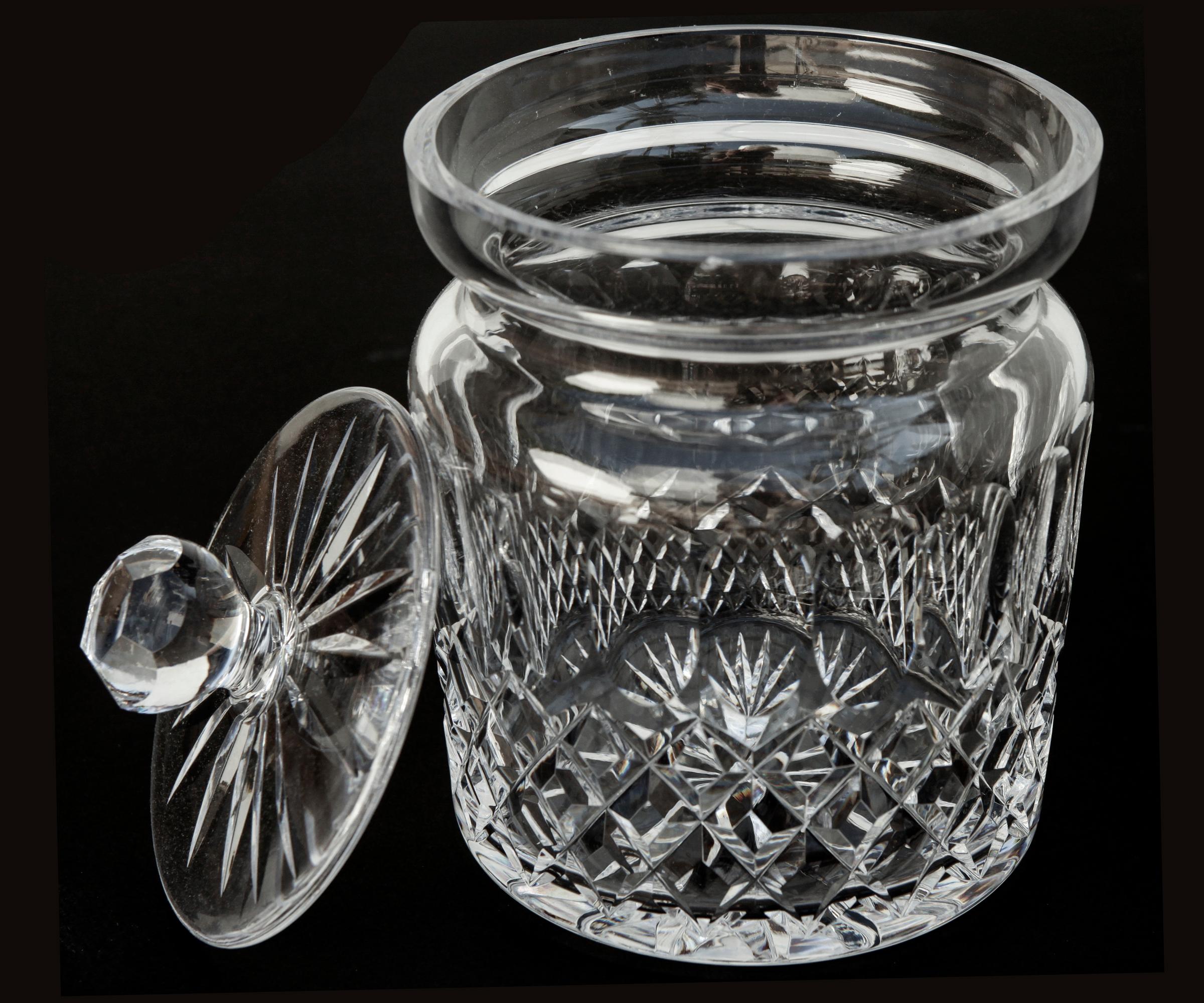 Tarro con tapa de cristal tallado clásico estadounidense en venta