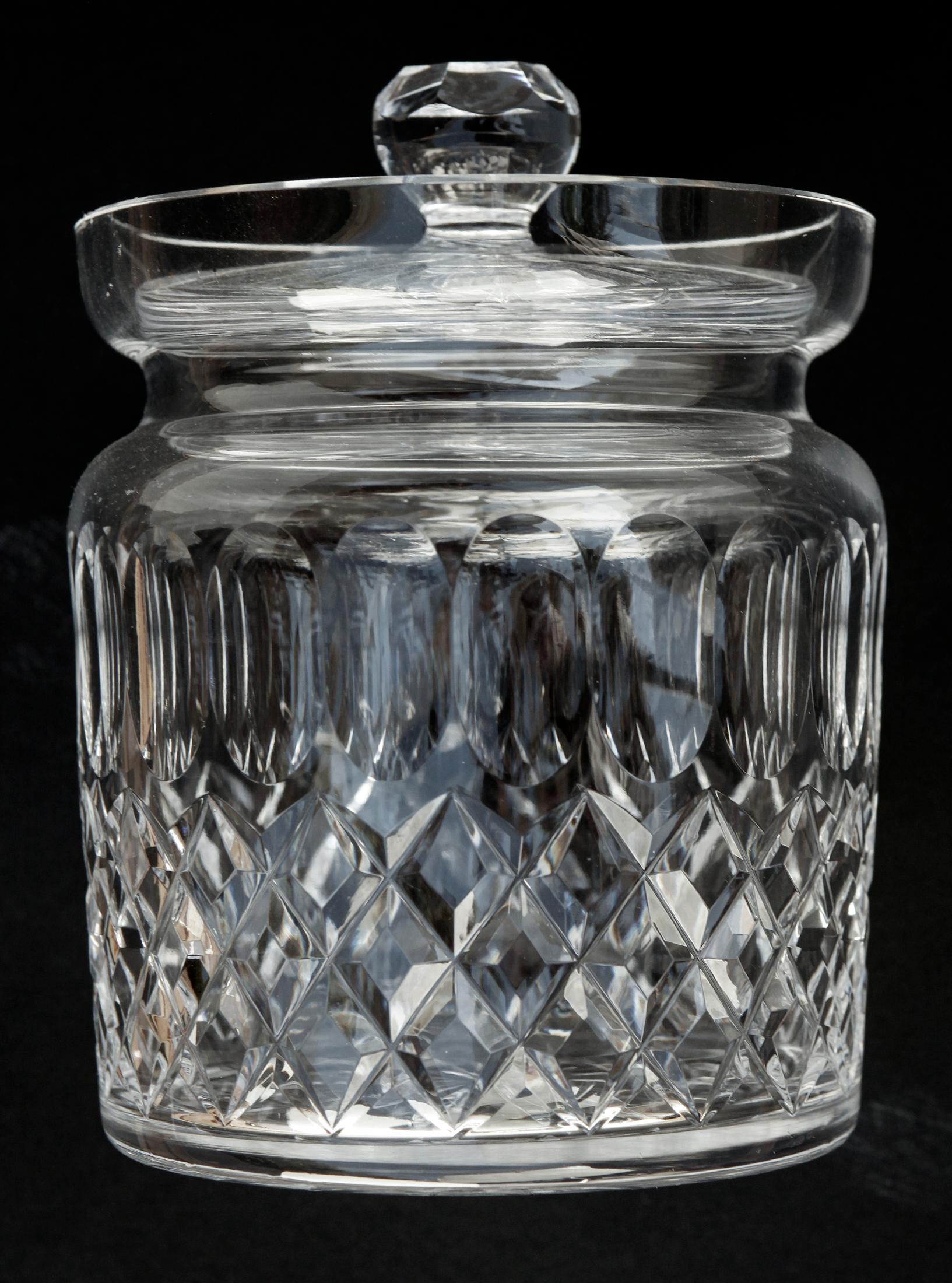Tarro con tapa de cristal tallado Hecho a mano en venta