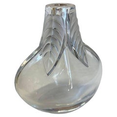 Vase à bourgeons en cristal taillé Osumi d'art de Marie Claude pour Lalique
