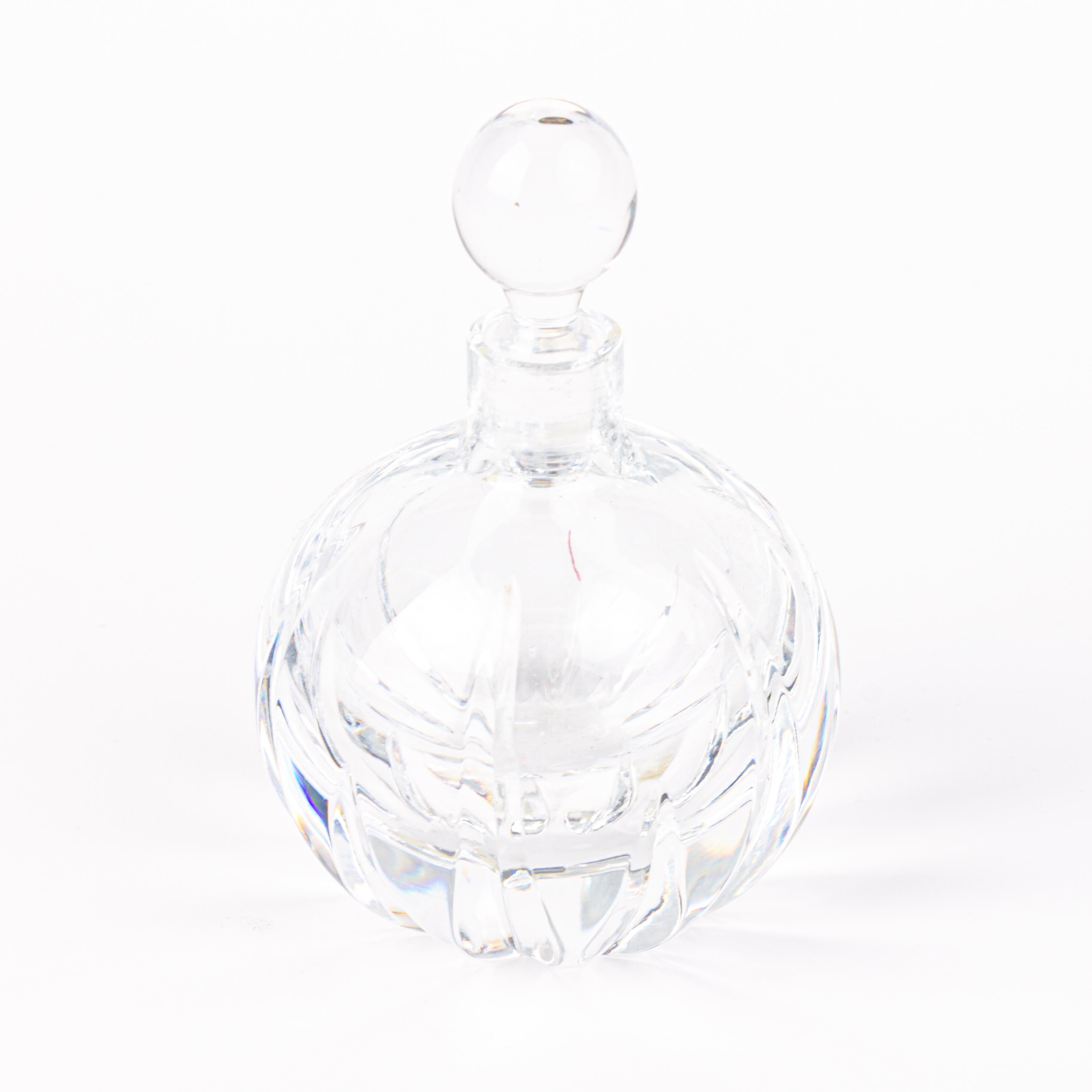 Cut Crystal Perfume Bottle  In Good Condition For Sale In Nottingham, GB