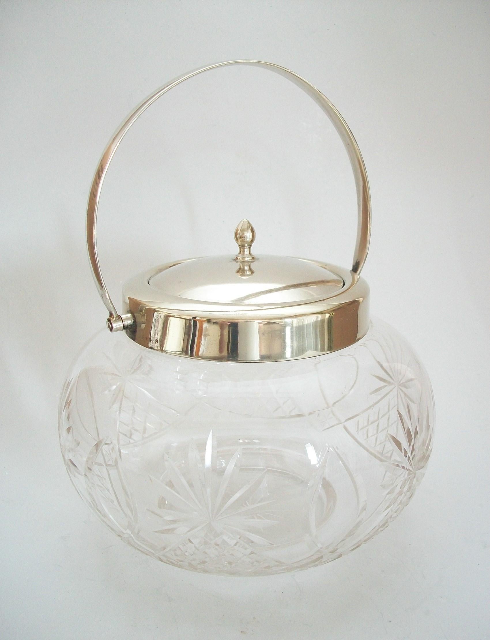Victorian Cut Crystal & Silverplate Biscuit Barrel - United Kingdom - Early 20th Century For Sale