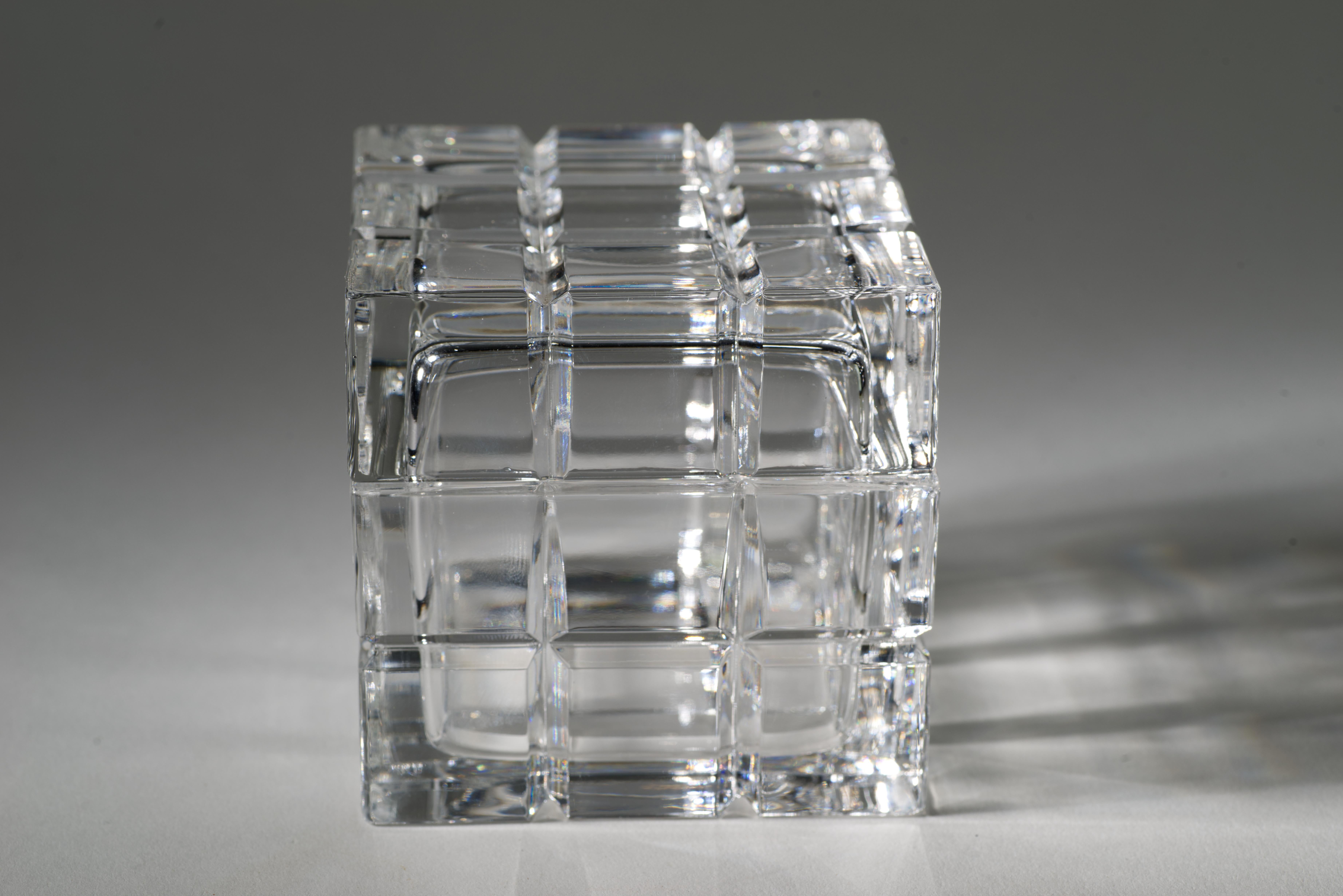 Caja cuadrada de cristal tallado con tapa de Tiffany & Co. Cristal en venta
