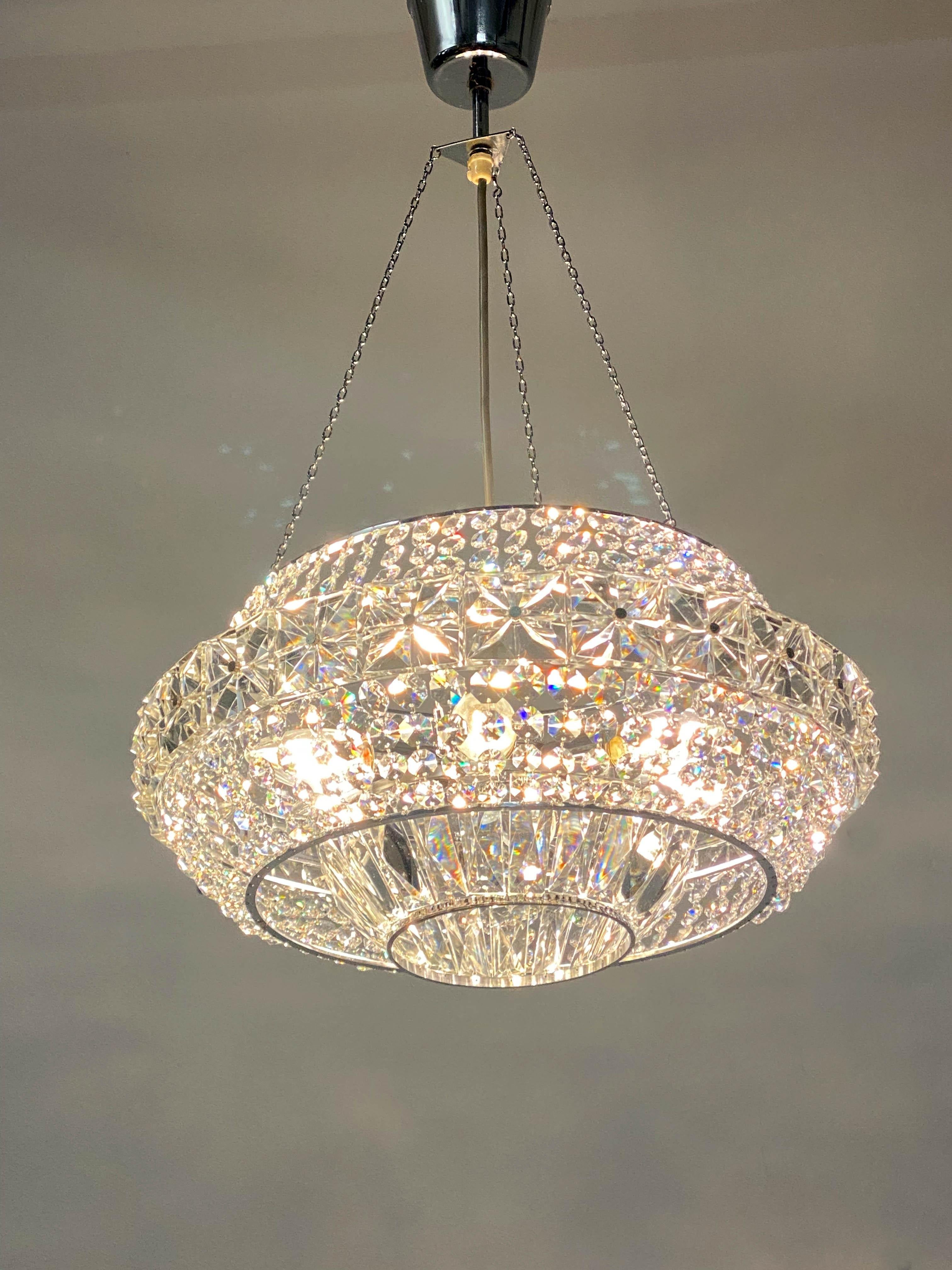 Cut Crystals Chandelier from the Late 1970s For Sale 4