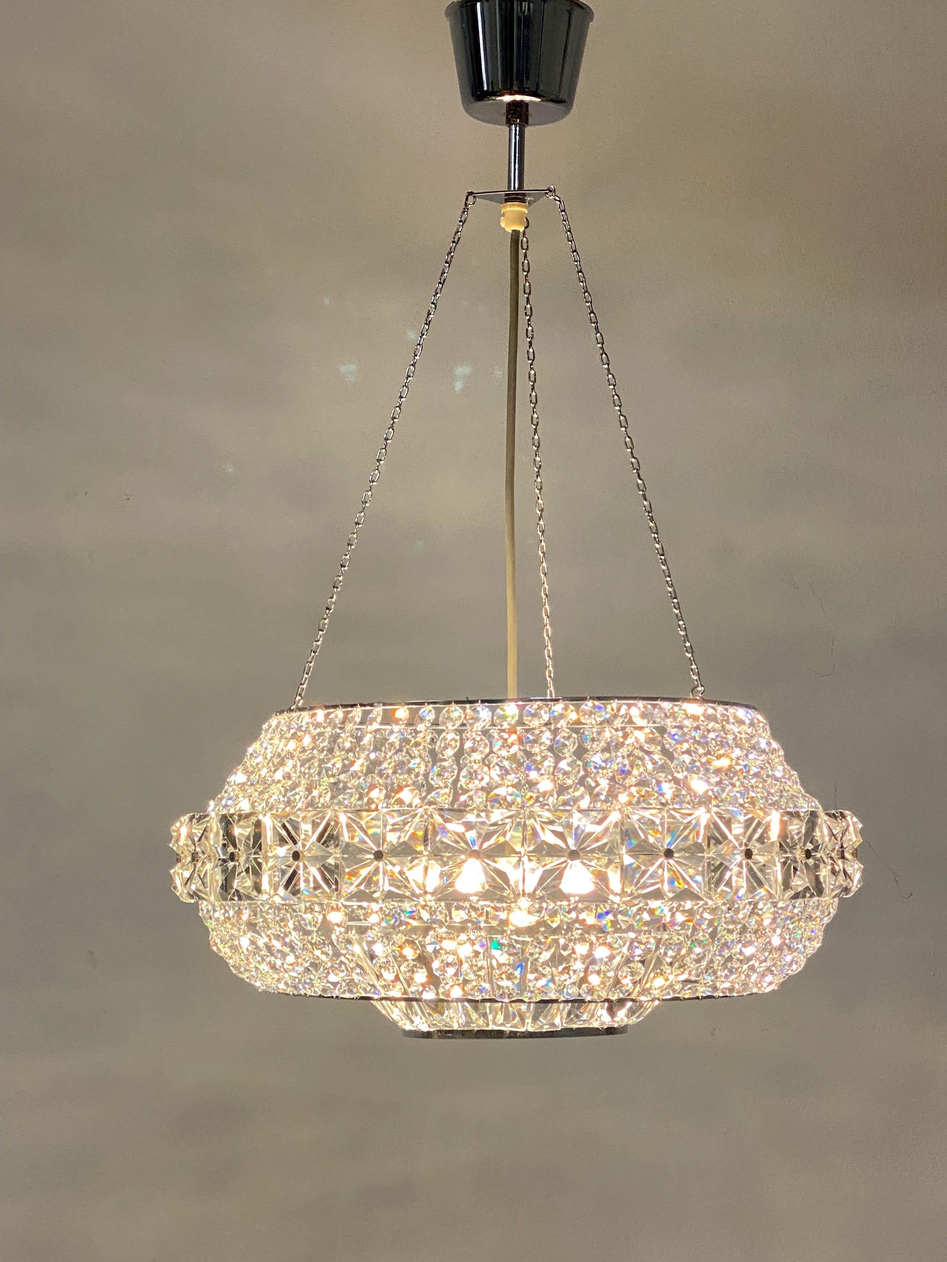 Cut Crystals Chandelier from the Late 1970s For Sale 3