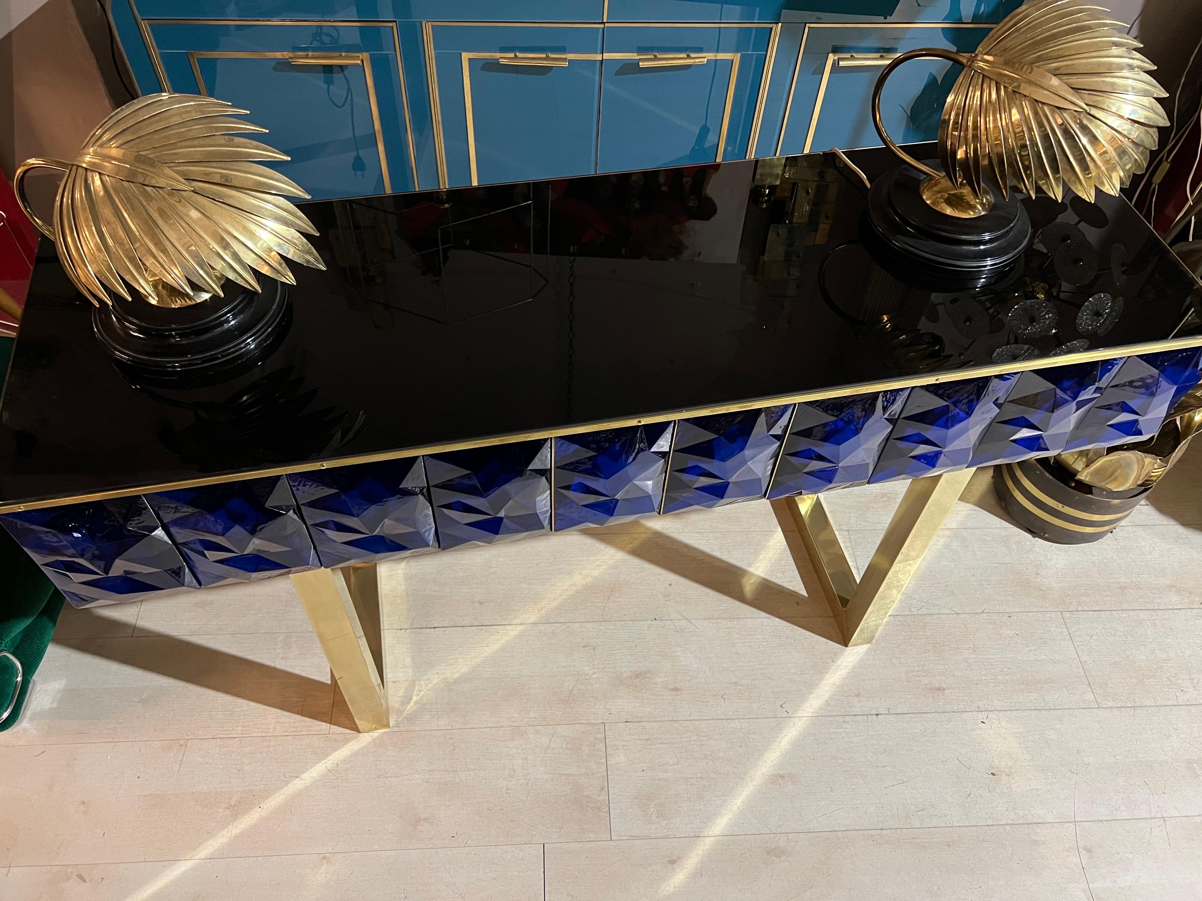The Moderns Diamond Shape Blue Murano Console Table Black Opaline Brass Glass Top en vente 12