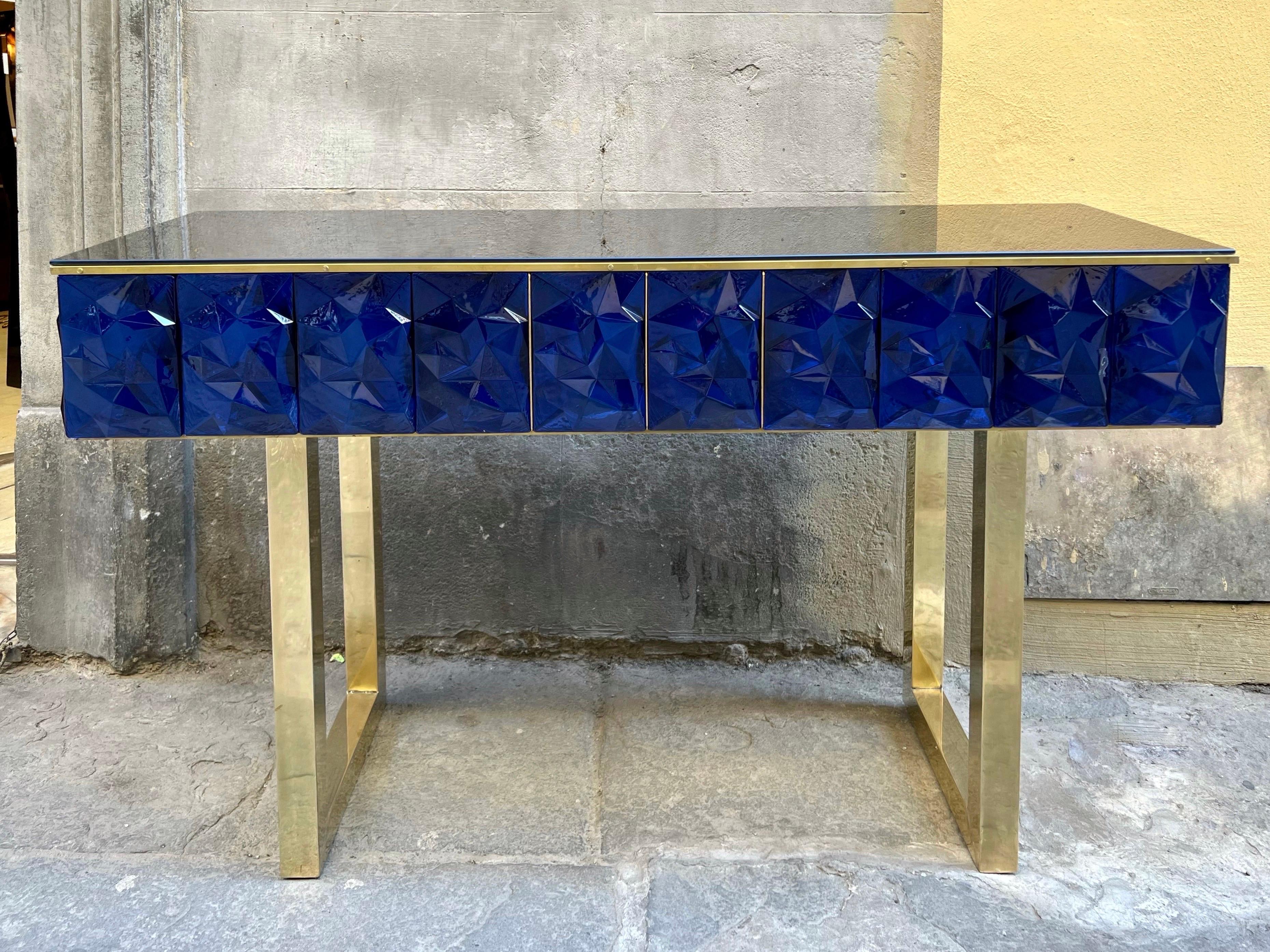 italien The Moderns Diamond Shape Blue Murano Console Table Black Opaline Brass Glass Top en vente