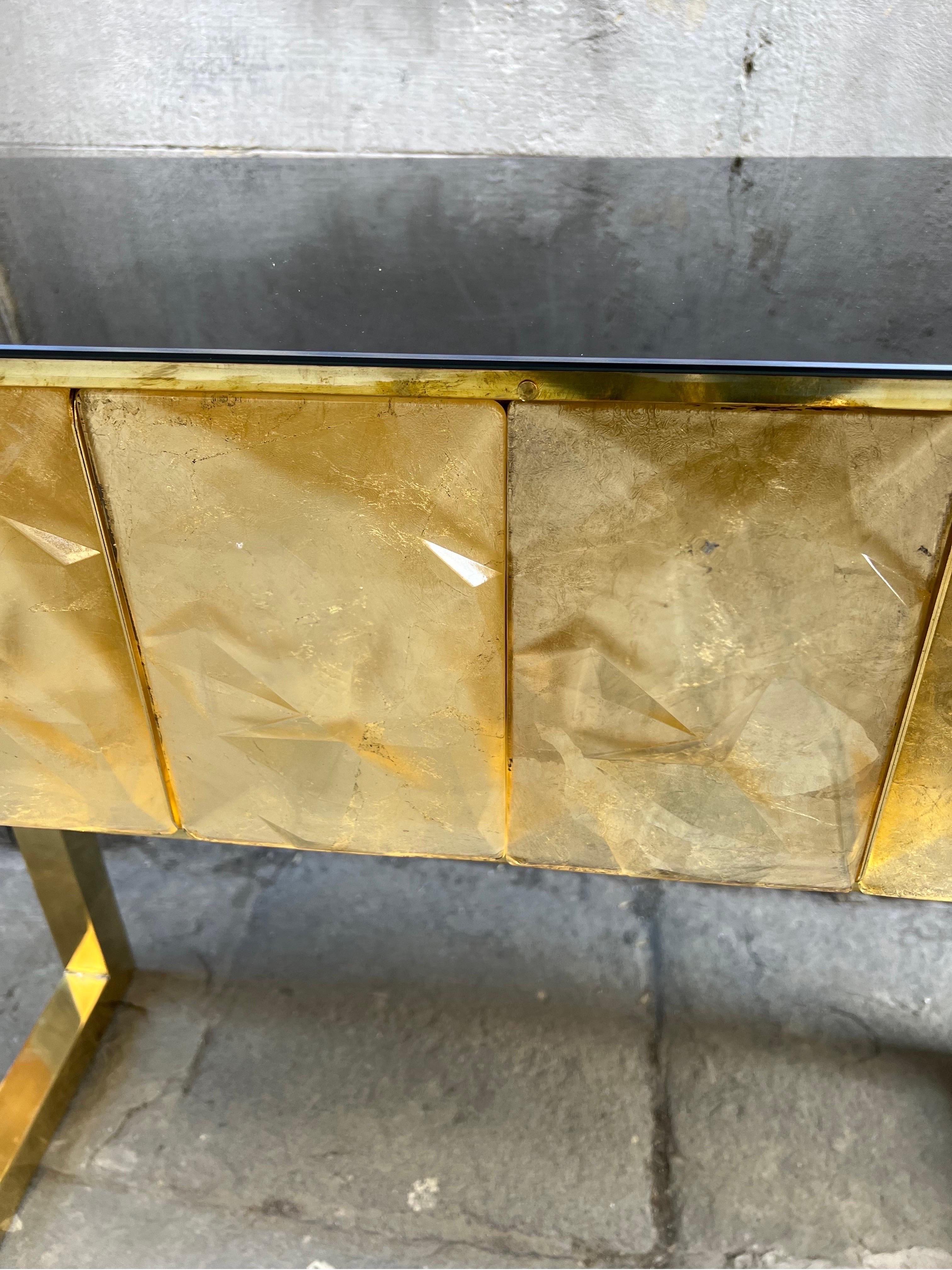 Modernity Diamond Shape Gold Murano Console Table Black Opaline Brass Glass Top en vente 4
