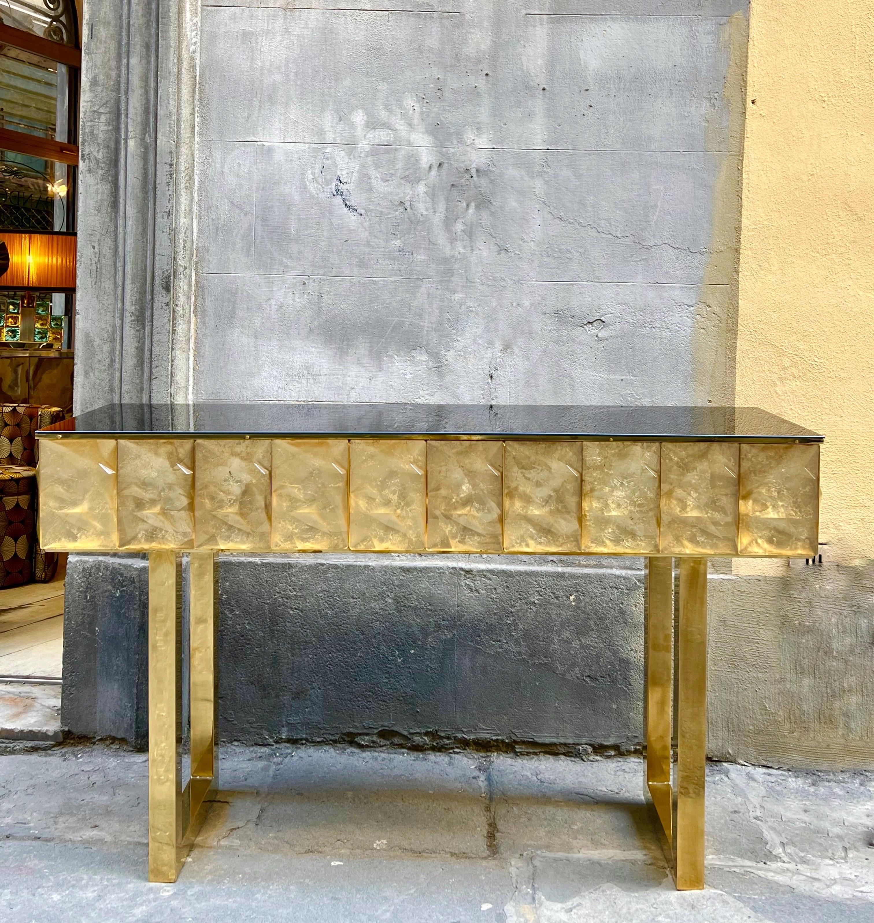 Modernity Diamond Shape Gold Murano Console Table Black Opaline Brass Glass Top en vente 5