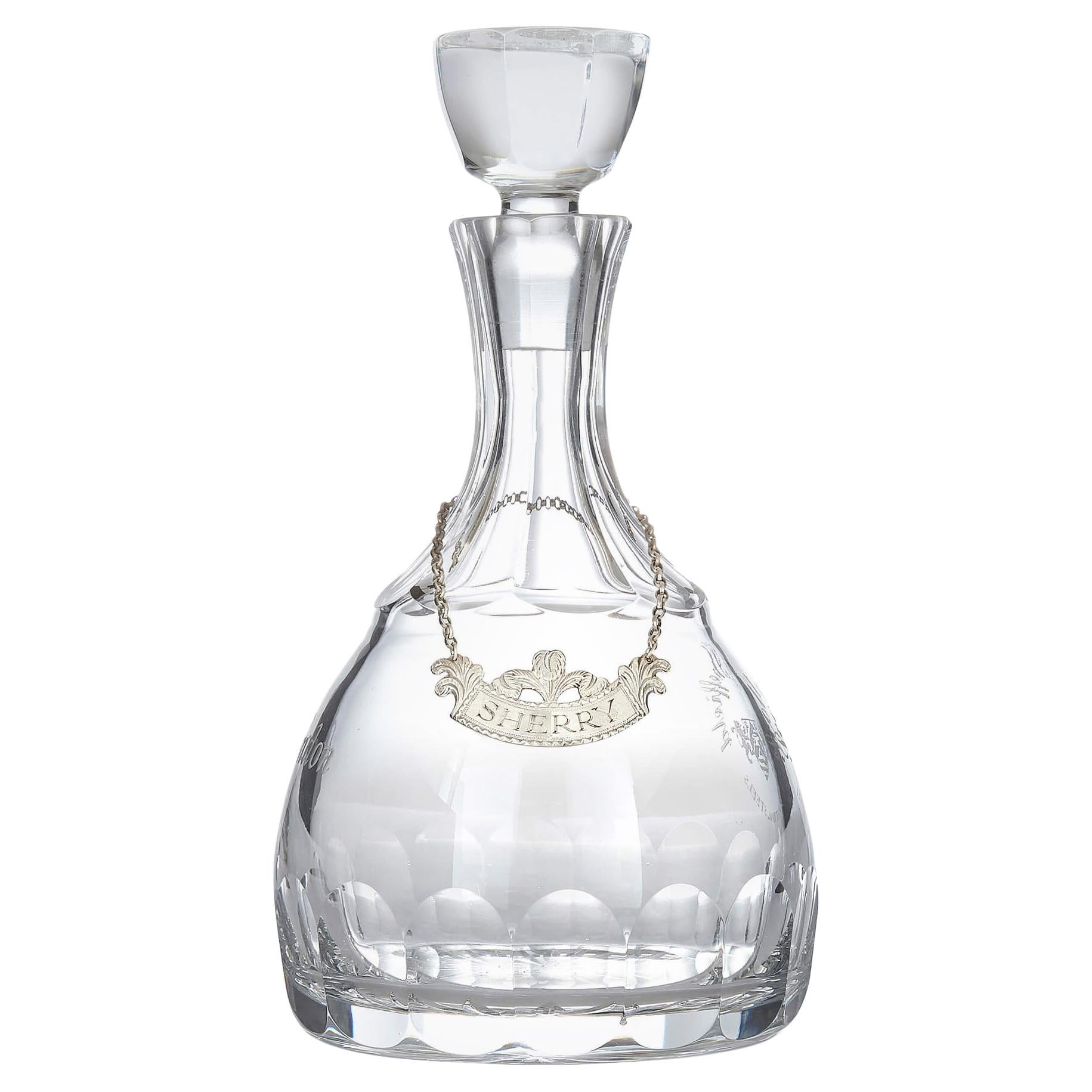 Carafe à sherry en verre taillé et argent de Roberts & Belk en vente