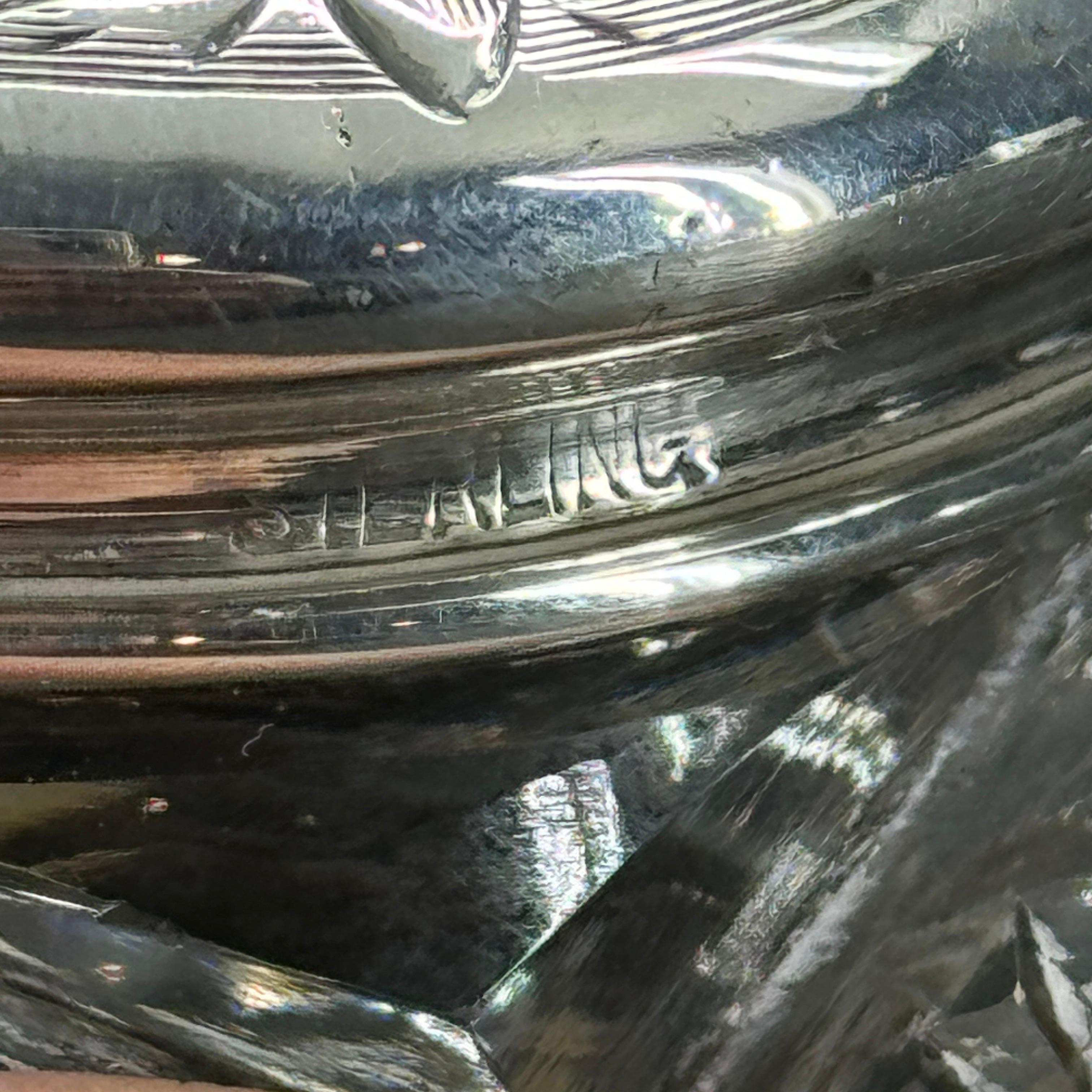 Polvera con tapa de plata de ley Art Nouveau de cristal tallado, hacia 1910 Hecho a mano