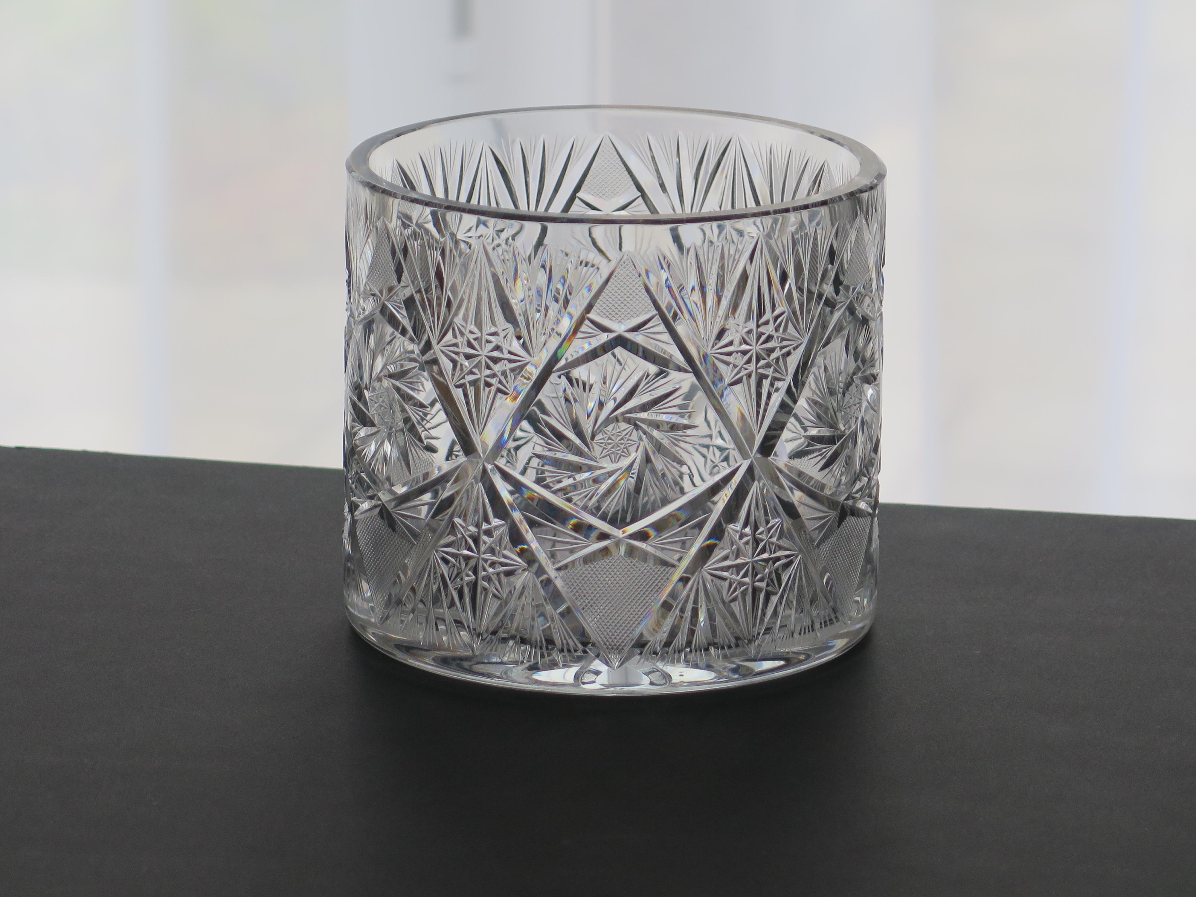 Jardiniere oder Vase aus geschliffenem Glaskristall mit Disteln und Blättern, ca. 1920 im Angebot 2
