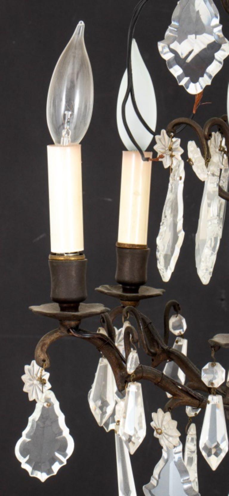 Geschliffenes Glas Sechsarmiger Kronleuchter im Kerzenleuchterstil (20. Jahrhundert) im Angebot