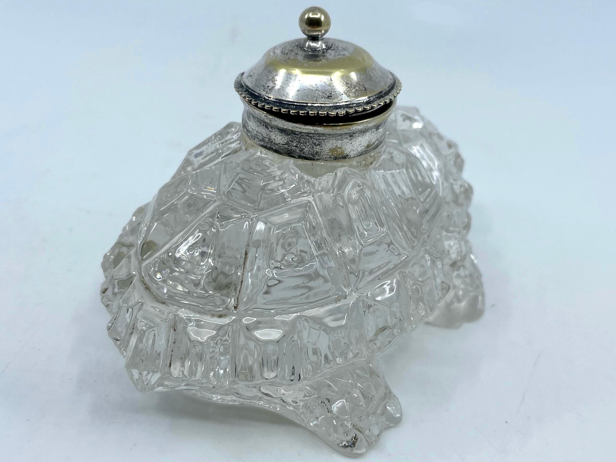 Cut Glass Tortoise Inkwell In Good Condition For Sale In New York, NY