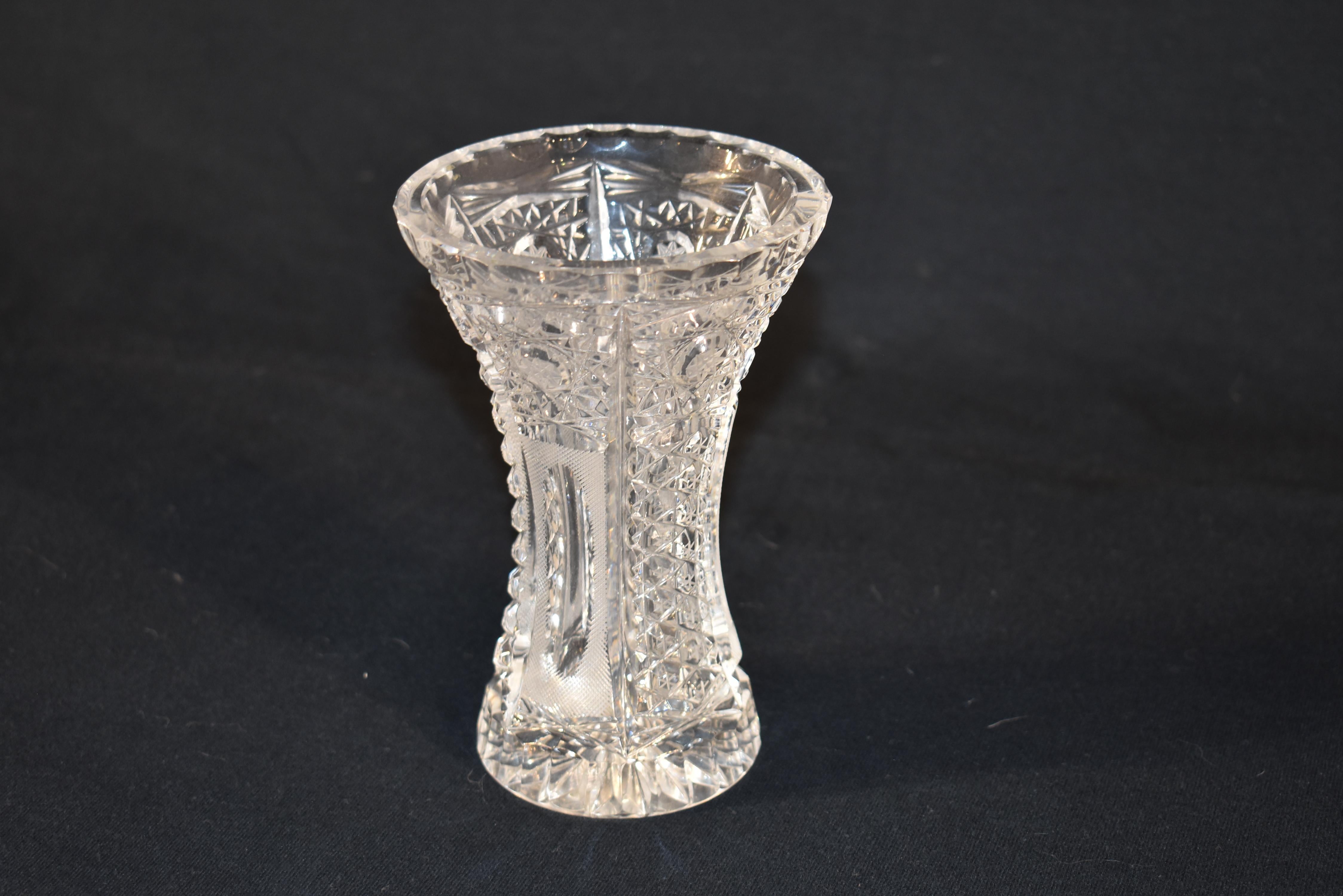 Verre taillé Vase en verre taillé d'Angleterre, vers 1920 en vente