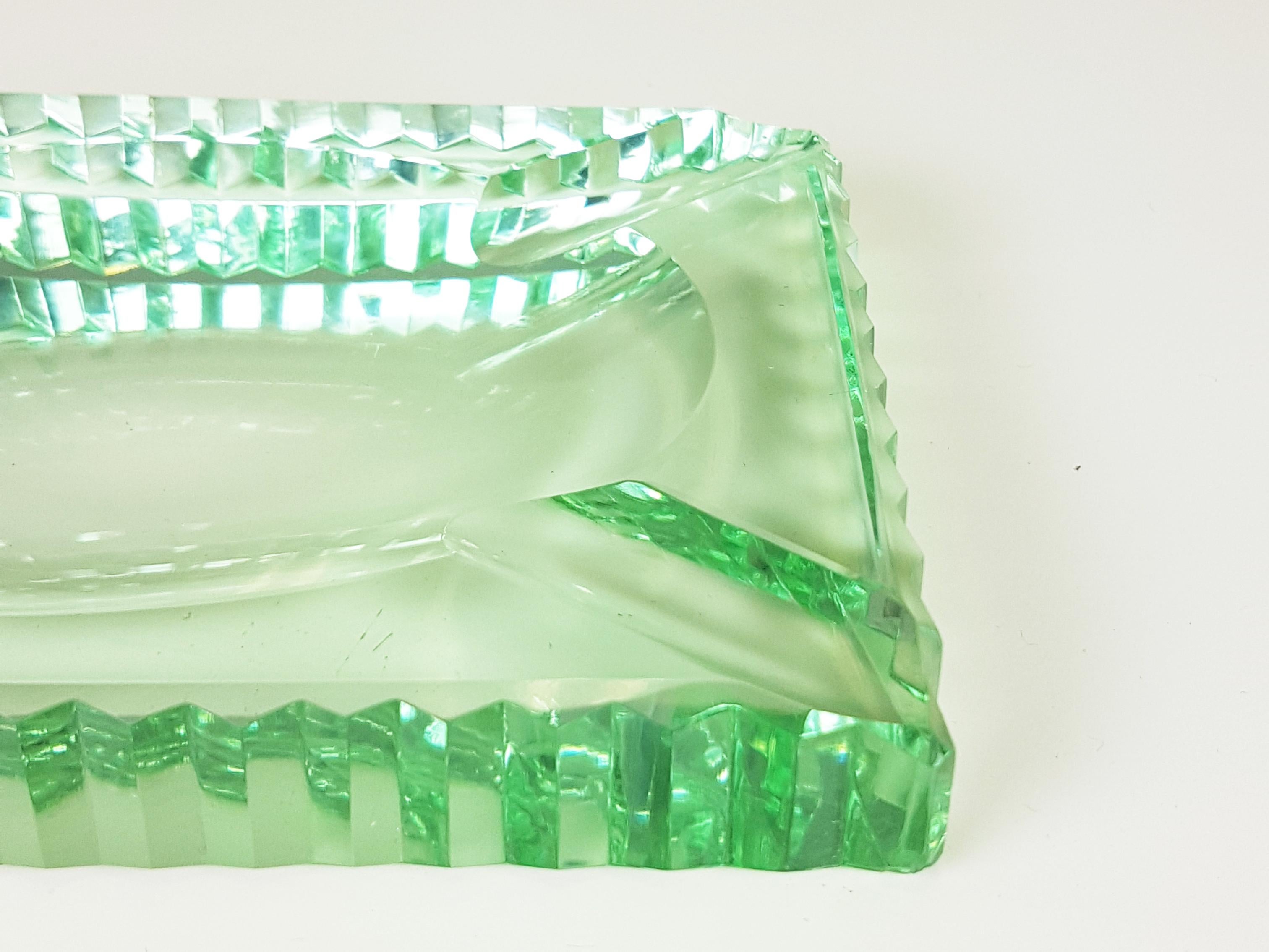 Mid-20th Century Cut Glass Zig Zag Shape 1950s Ashtrays in the Style of Fontana Arte For Sale
