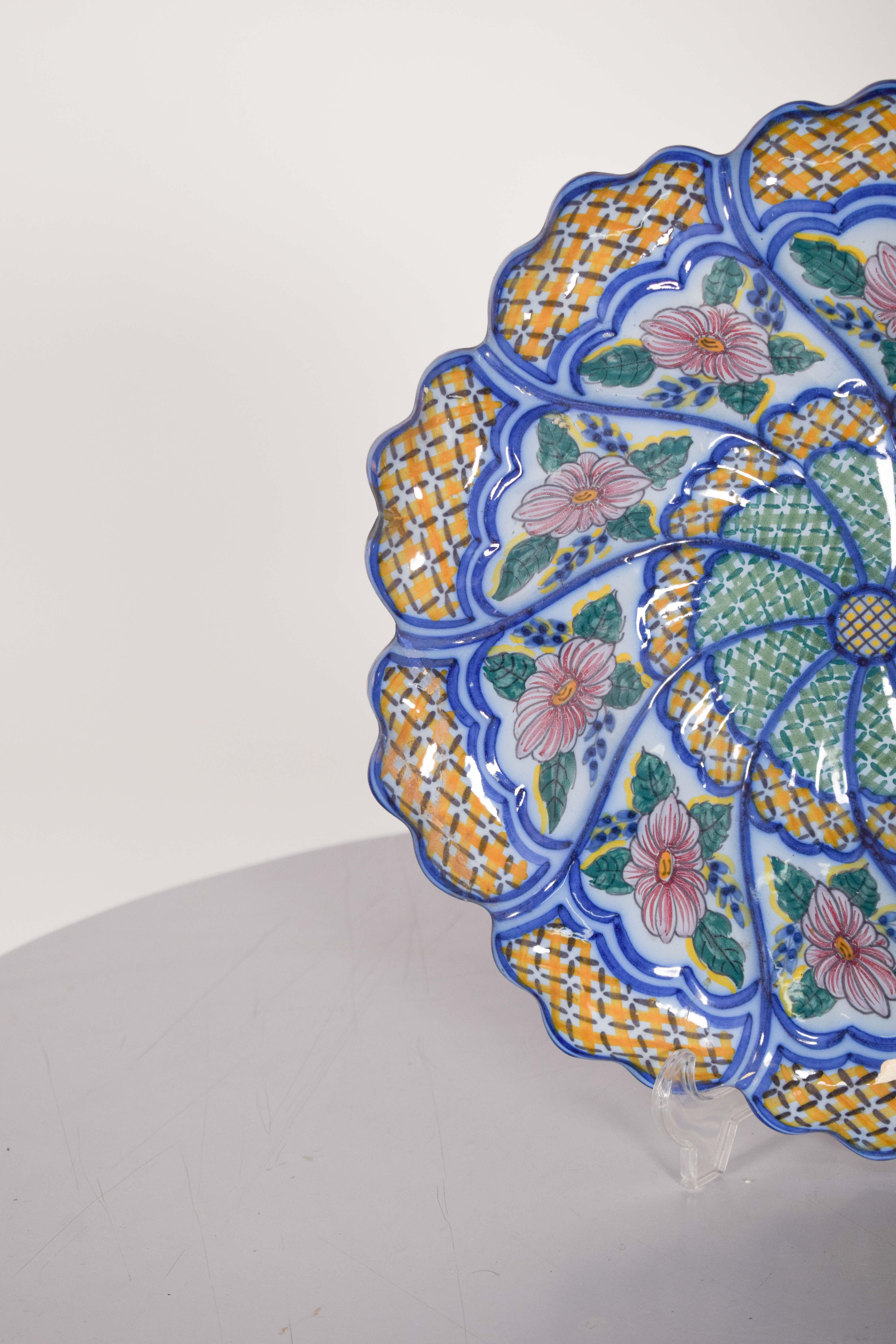 Mid-Century Modern Assiette découpée en faïence portugaise, Coimbra en vente