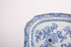 Cut-Out Serving Dish in Chinese Porcelain.