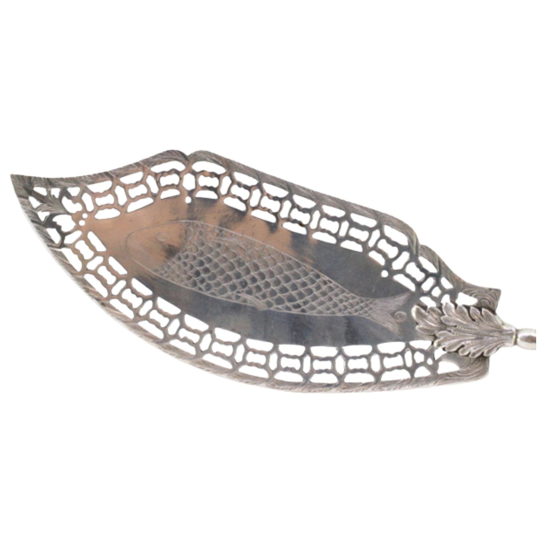Cut-out silver fish serving spatula