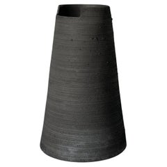 Vaso alto nero fumé tagliato di Studionudo
