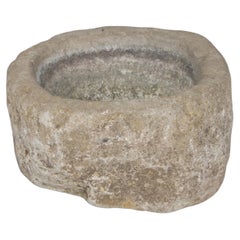 Bacino in pietra tagliata