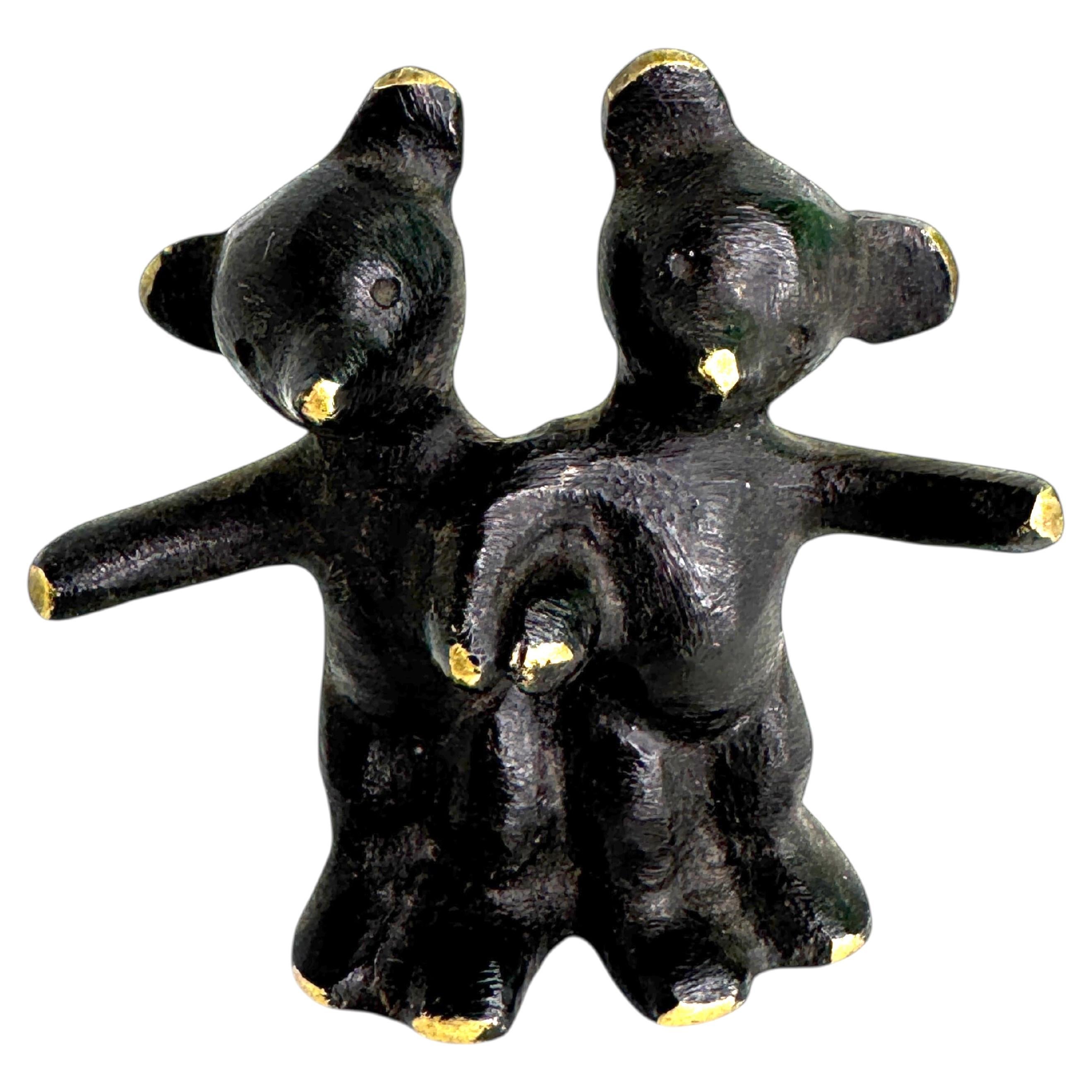 Simpatica statuetta in bronzo di una coppia di orsi, Walter Bosse Austria, anni 
50