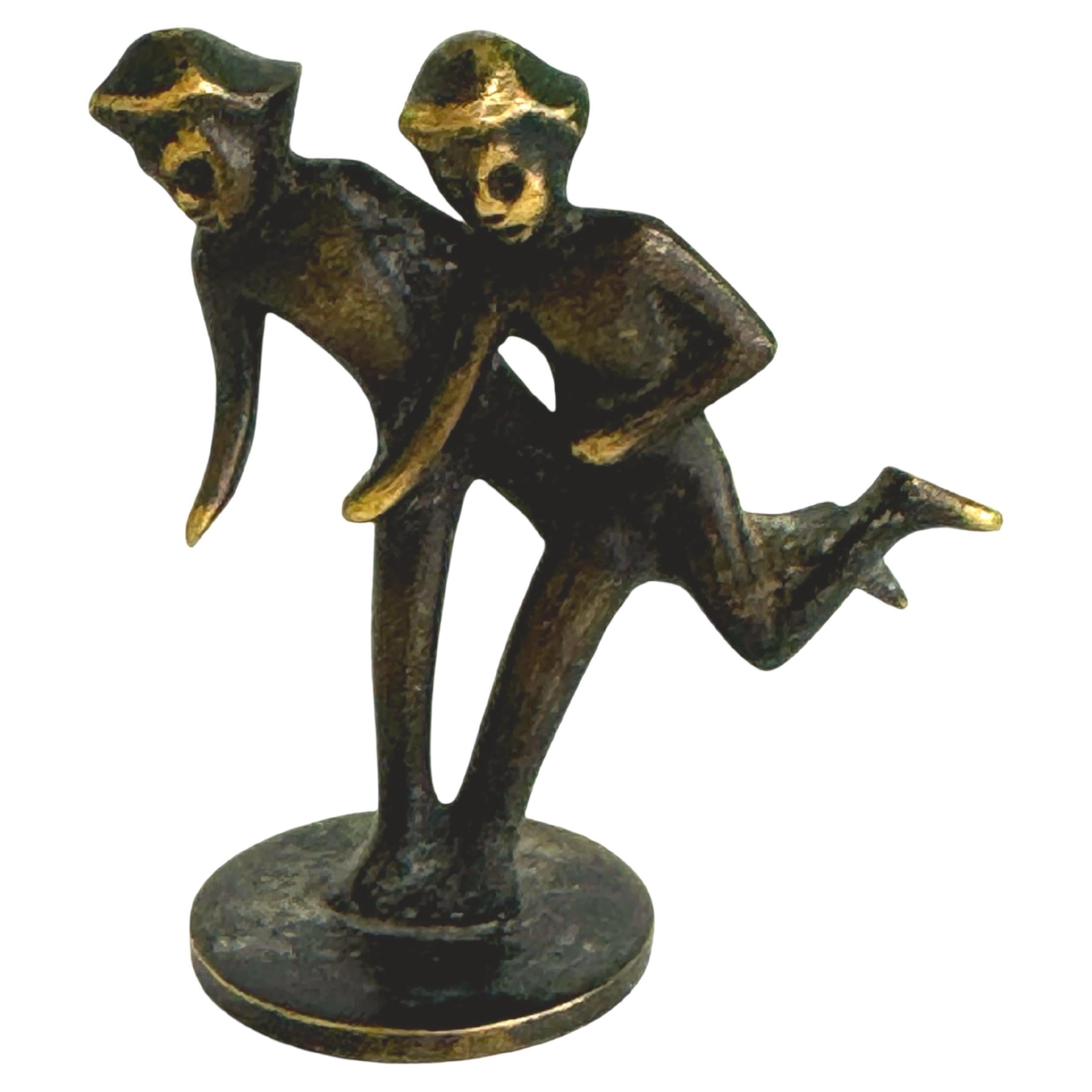 Simpatica statuetta in bronzo di una coppia di gemelli, Richard Rohac, Austria, anni 
50 in vendita