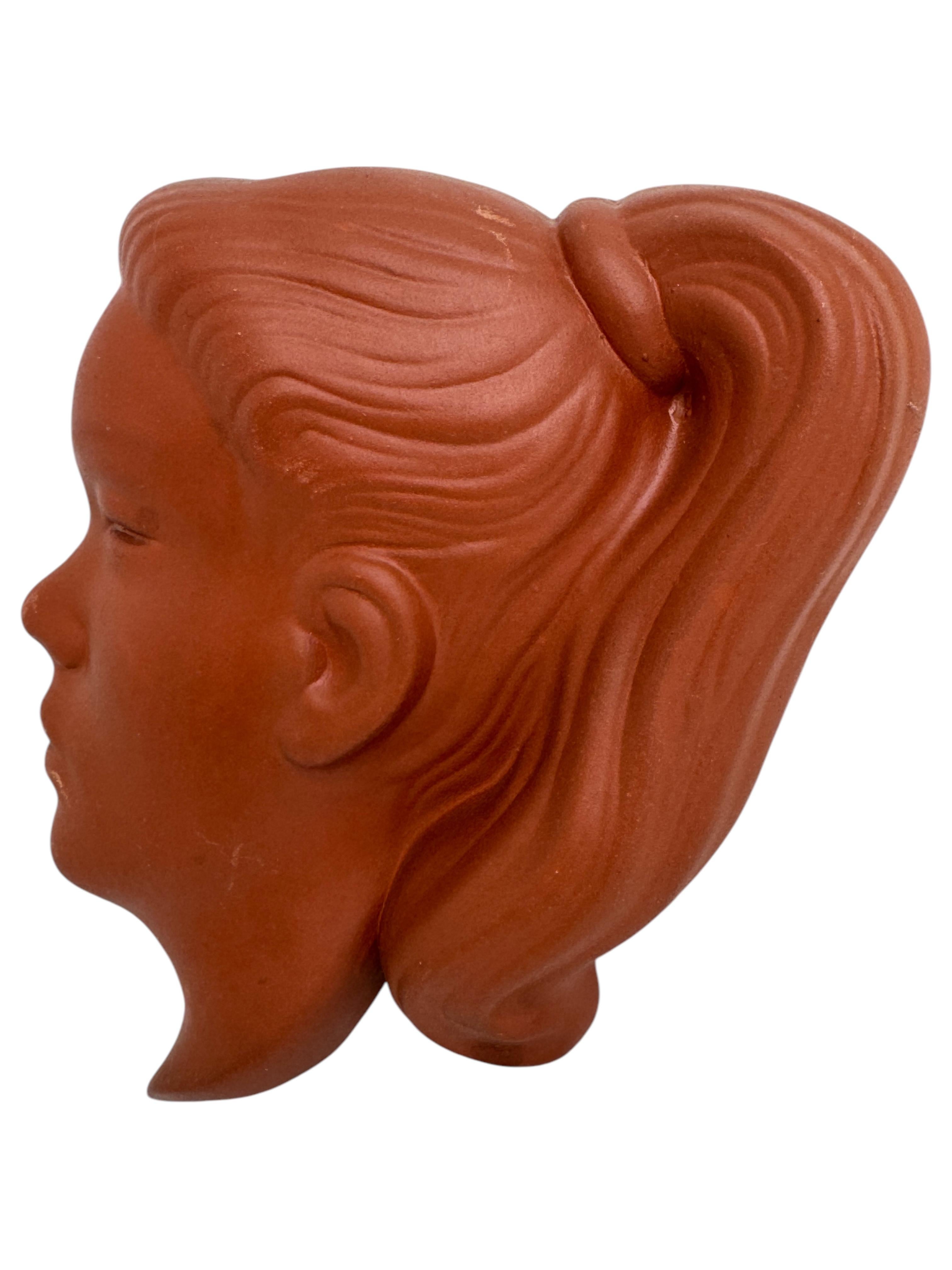 Decoración de pared con máscara de busto de chica, Austria, años 50 en venta 4