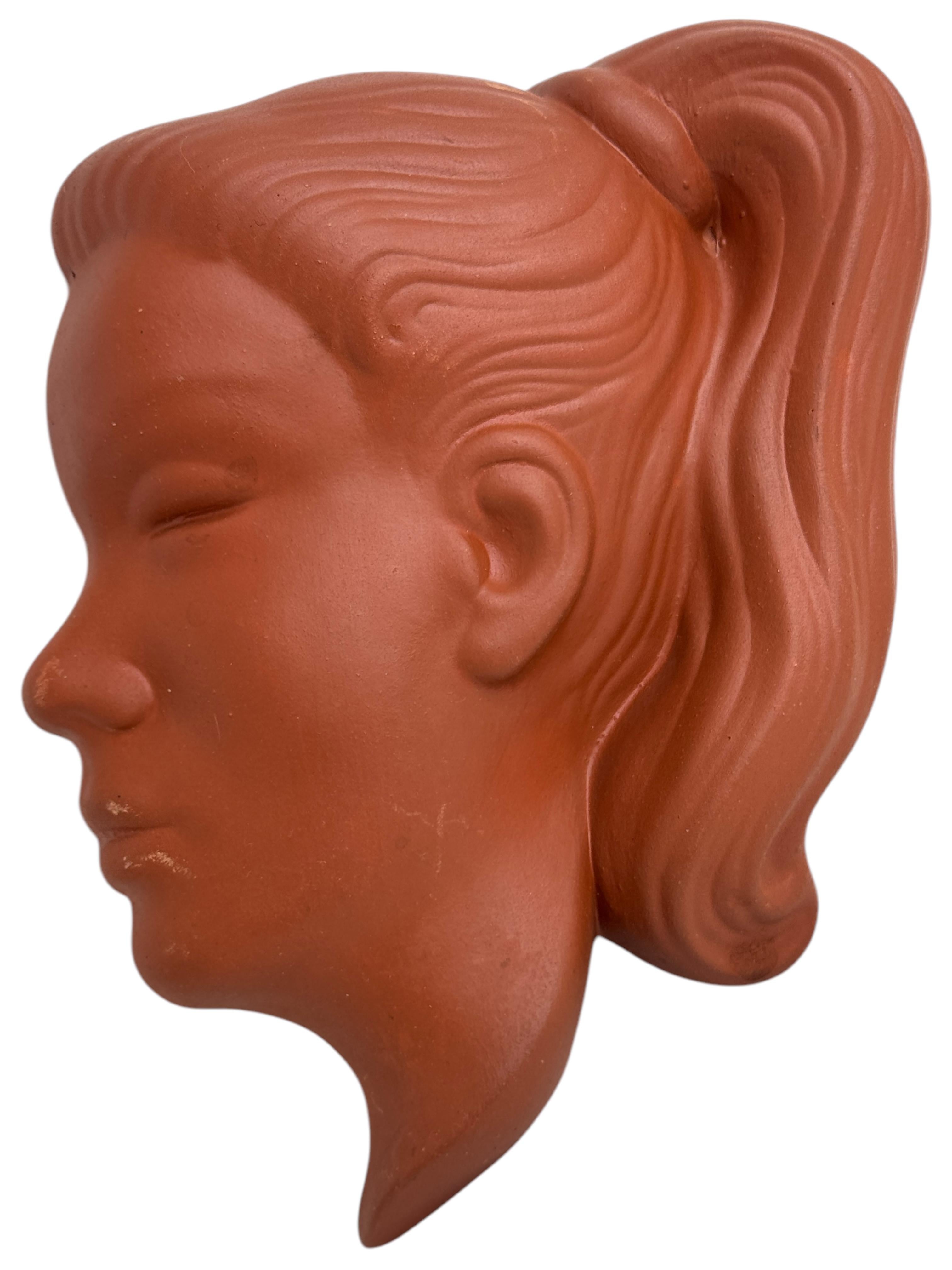 Decoración de pared con máscara de busto de chica, Austria, años 50 en venta 6
