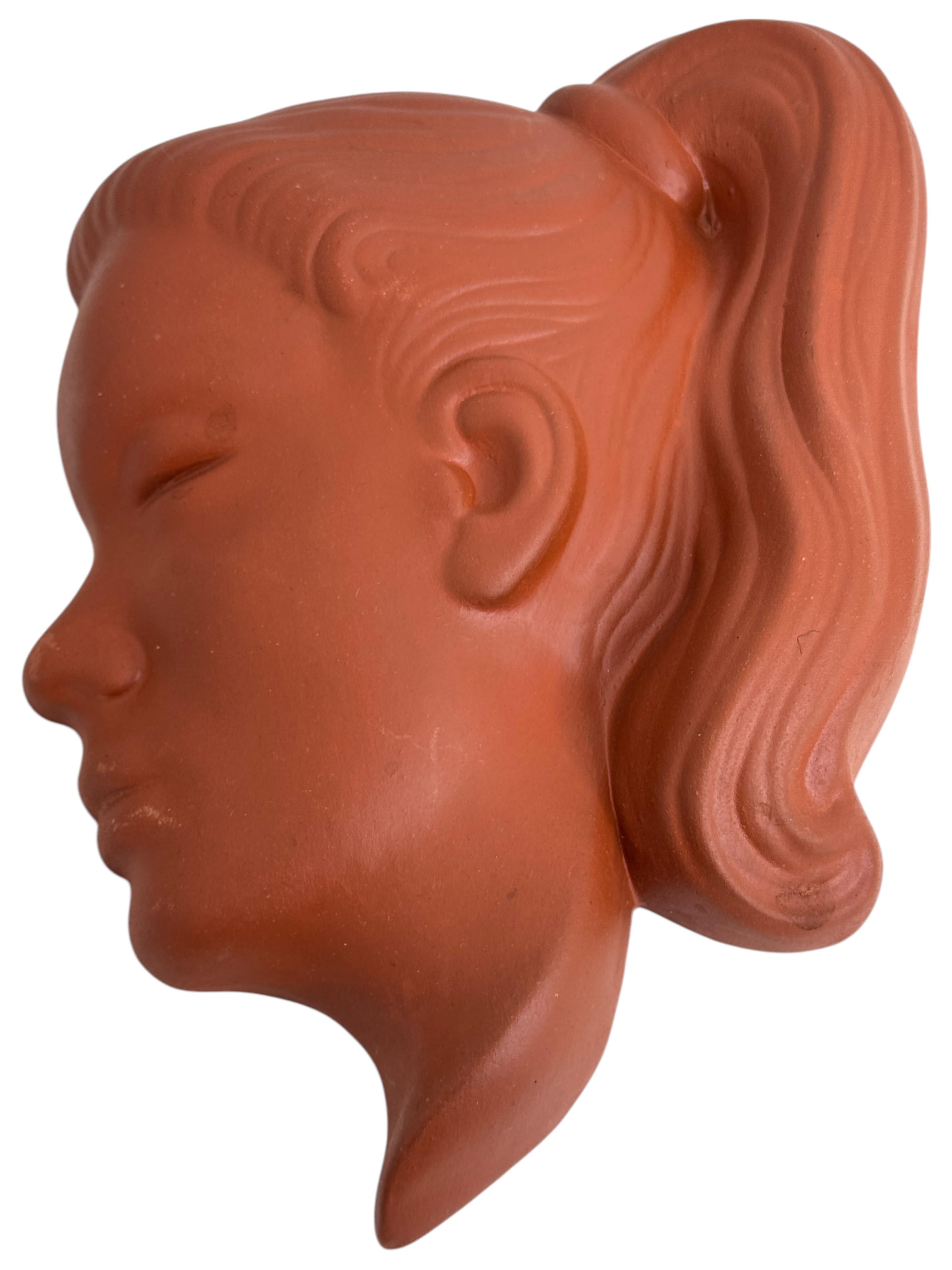 Decoración de pared con máscara de busto de chica, Austria, años 50 en venta 7