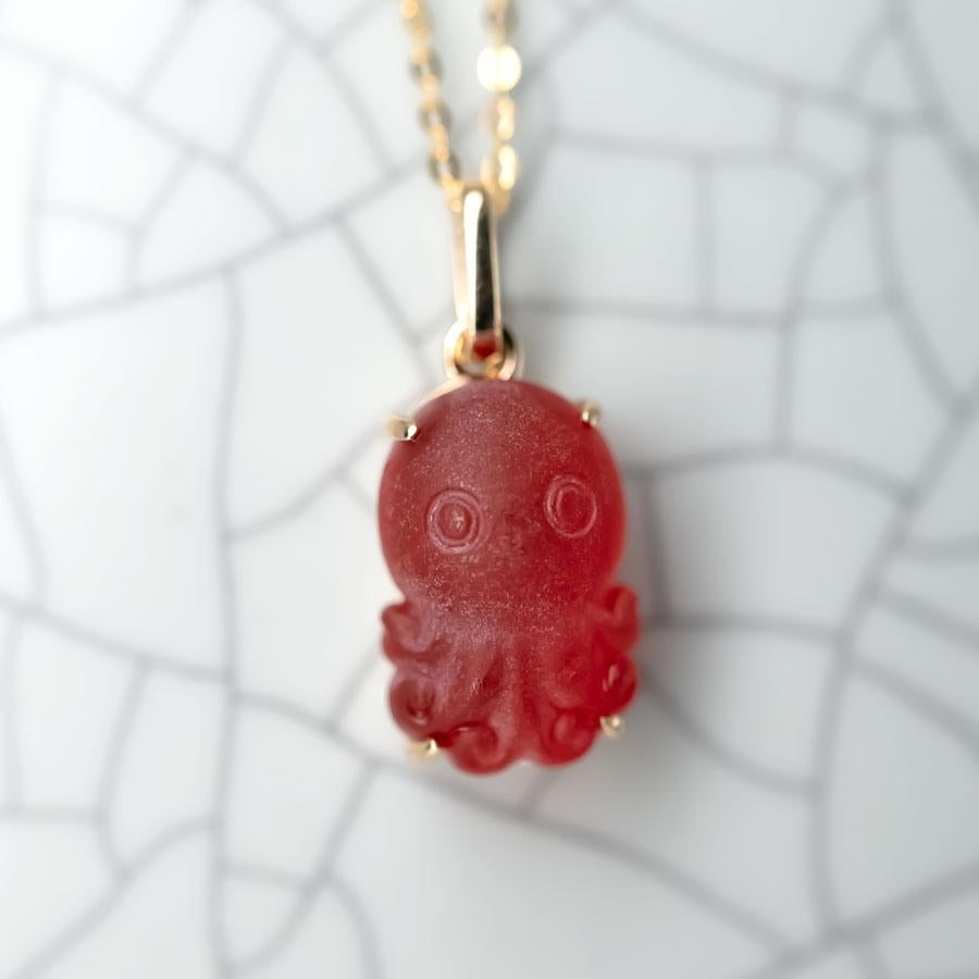 Cute Handcarved Fire Opal Octopus Necklace 18K Yellow Gold In New Condition For Sale In Suwanee, GA