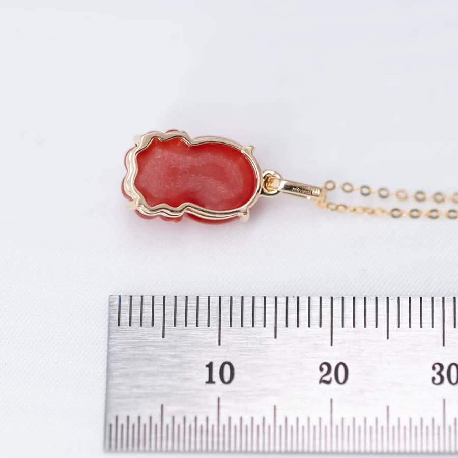 Women's or Men's Cute Handcarved Fire Opal Octopus Necklace 18K Yellow Gold For Sale