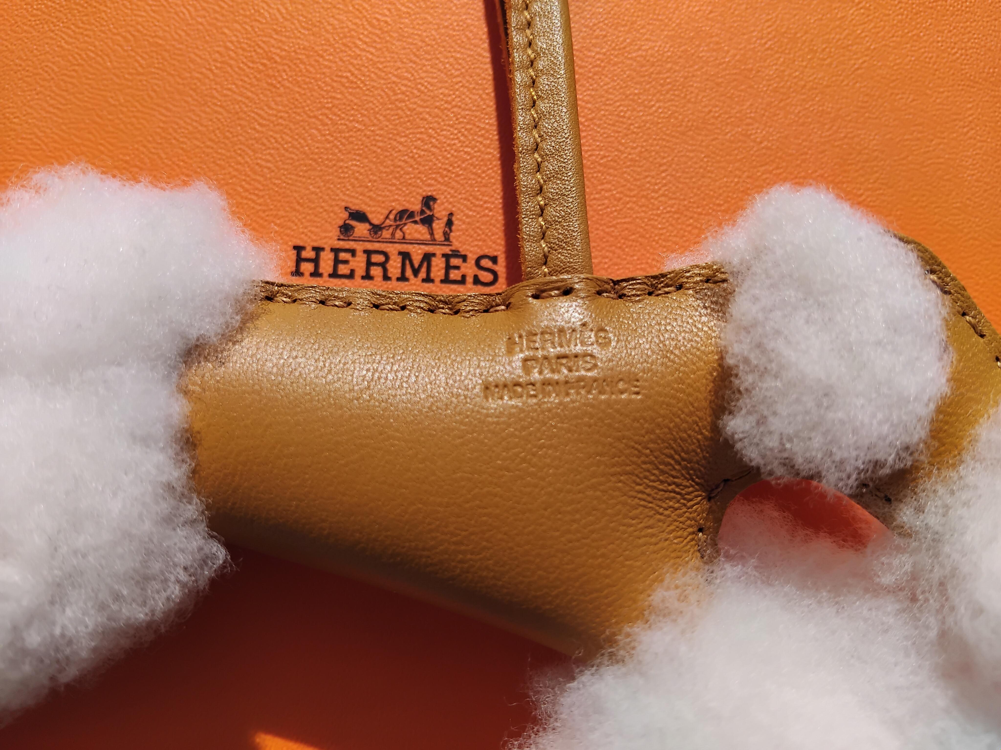 Cute Hermès Budy Bag Charm Buddy Fox Terrier Dog Wool Sesame Leather For Sale 2