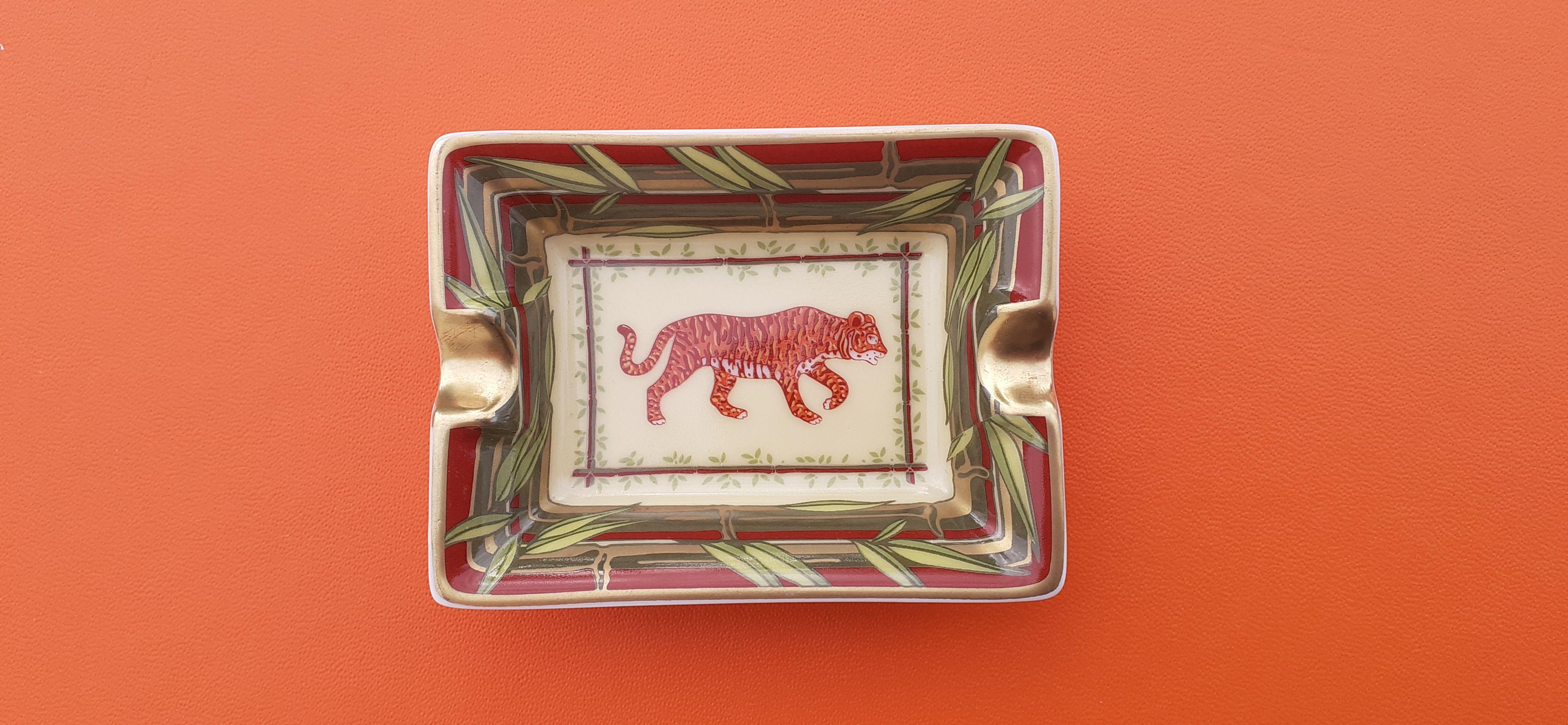 Lovely Authentic Hermès Ashtray

Print: Tiger

Also called 