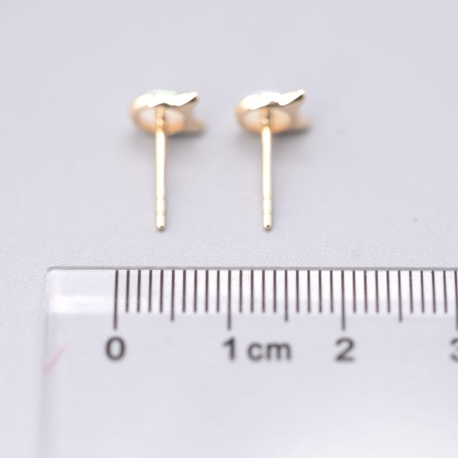 Clous d'oreilles Kitty Cat Ears Australian Solid Opal en or jaune 14 carats en vente 1