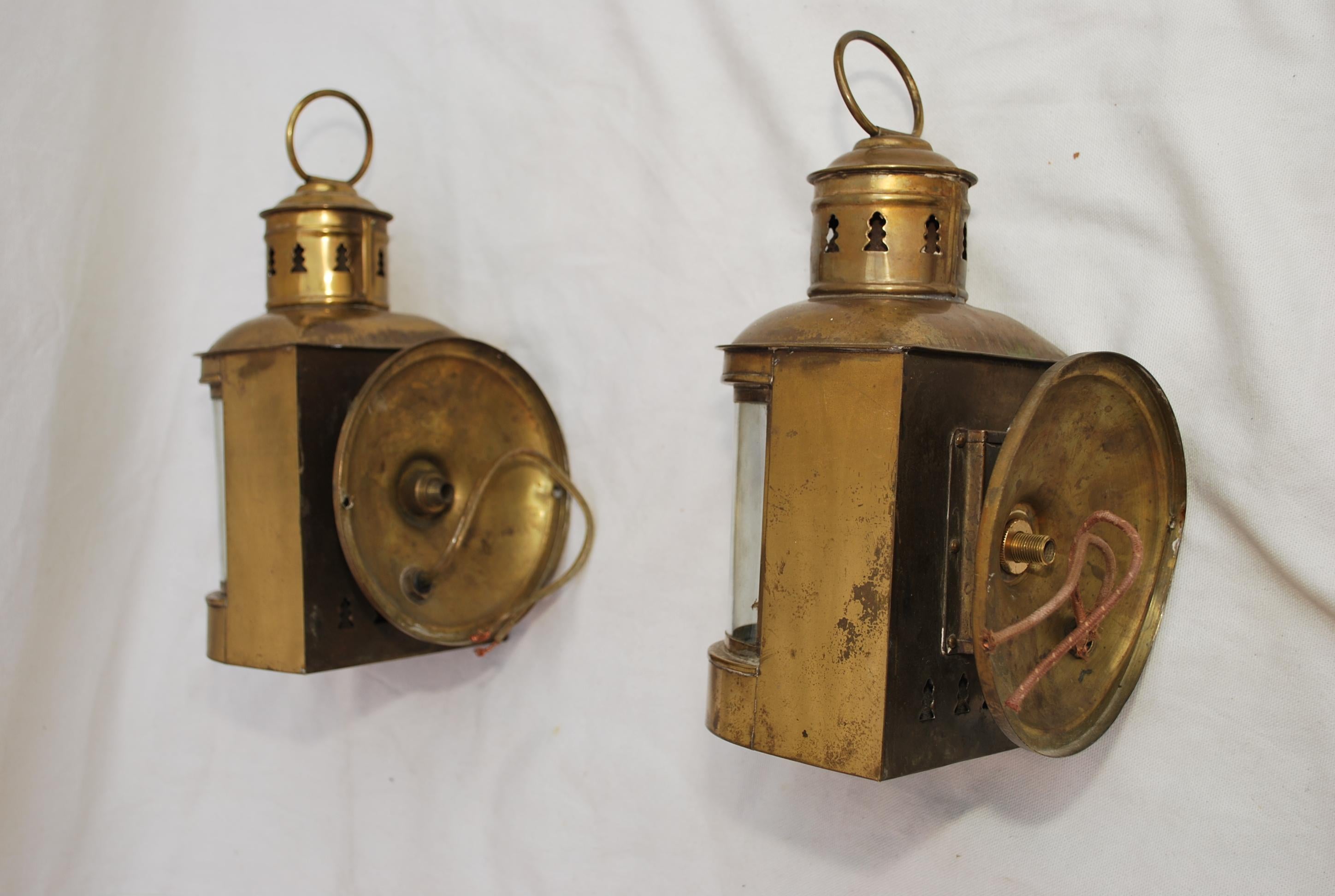 American Cute little pair of 1930's brass outdoor sconces