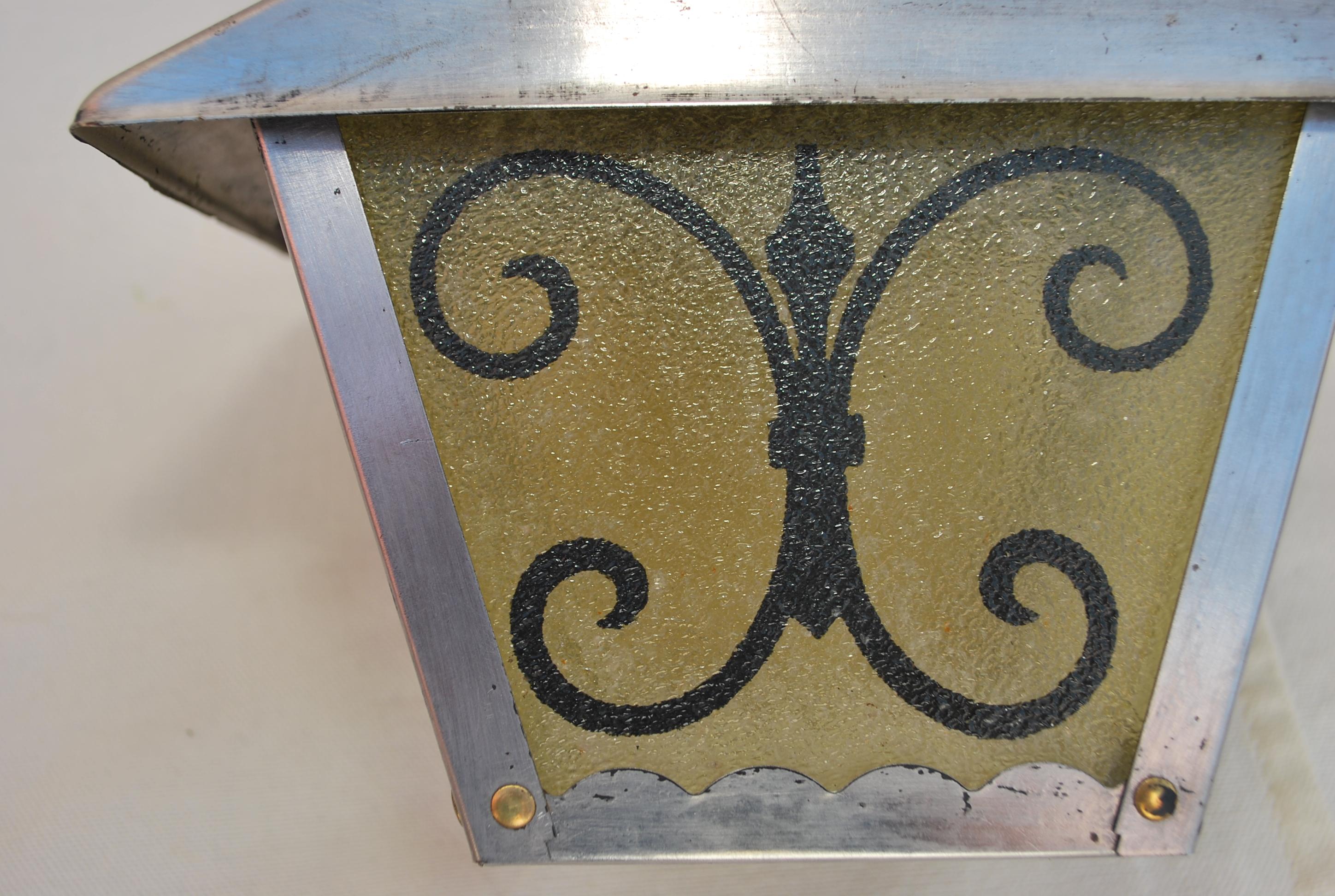 Simpatica coppia di applique da esterno del 1950 In condizioni buone in vendita a Los Angeles, CA