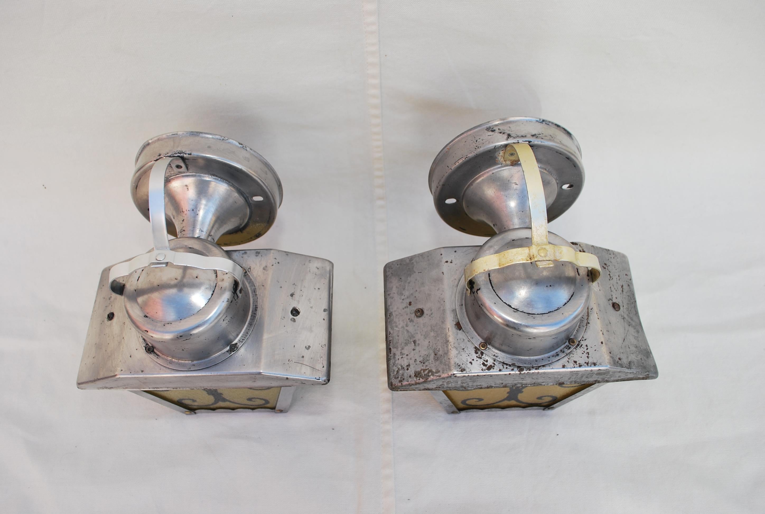Metà XX secolo Simpatica coppia di applique da esterno del 1950 in vendita